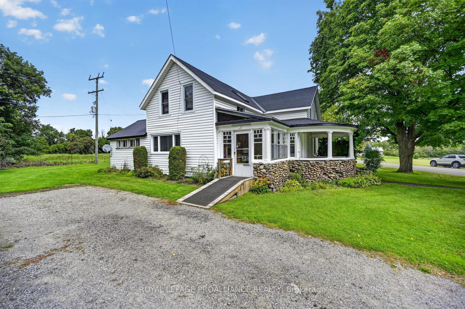 Photo 3 of 2696 Mcintosh Road, Augusta, Augusta Twp — HOMEH