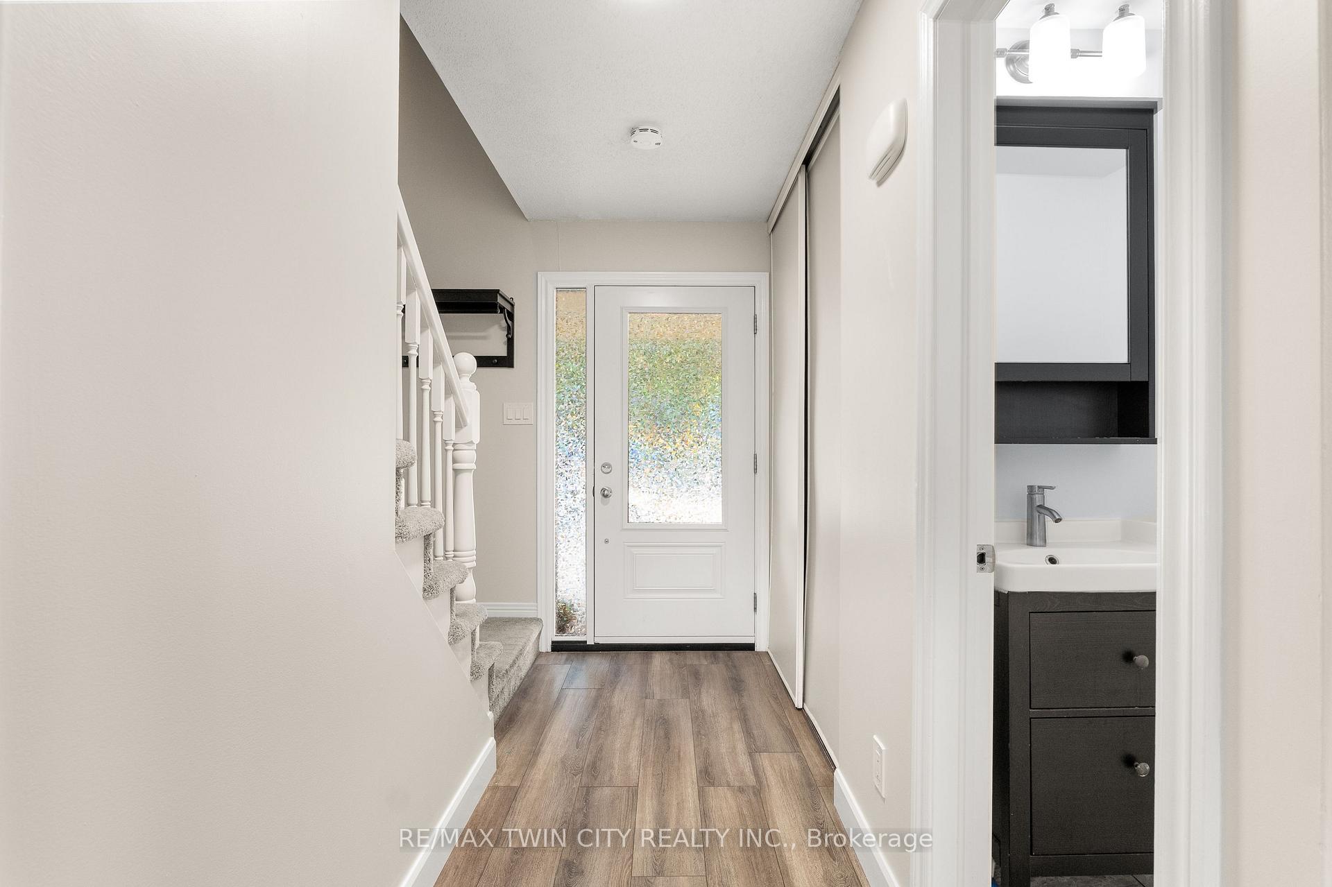 Photo 3 of 647 Pinerow Crescent, Waterloo, Westvale — HOMEH