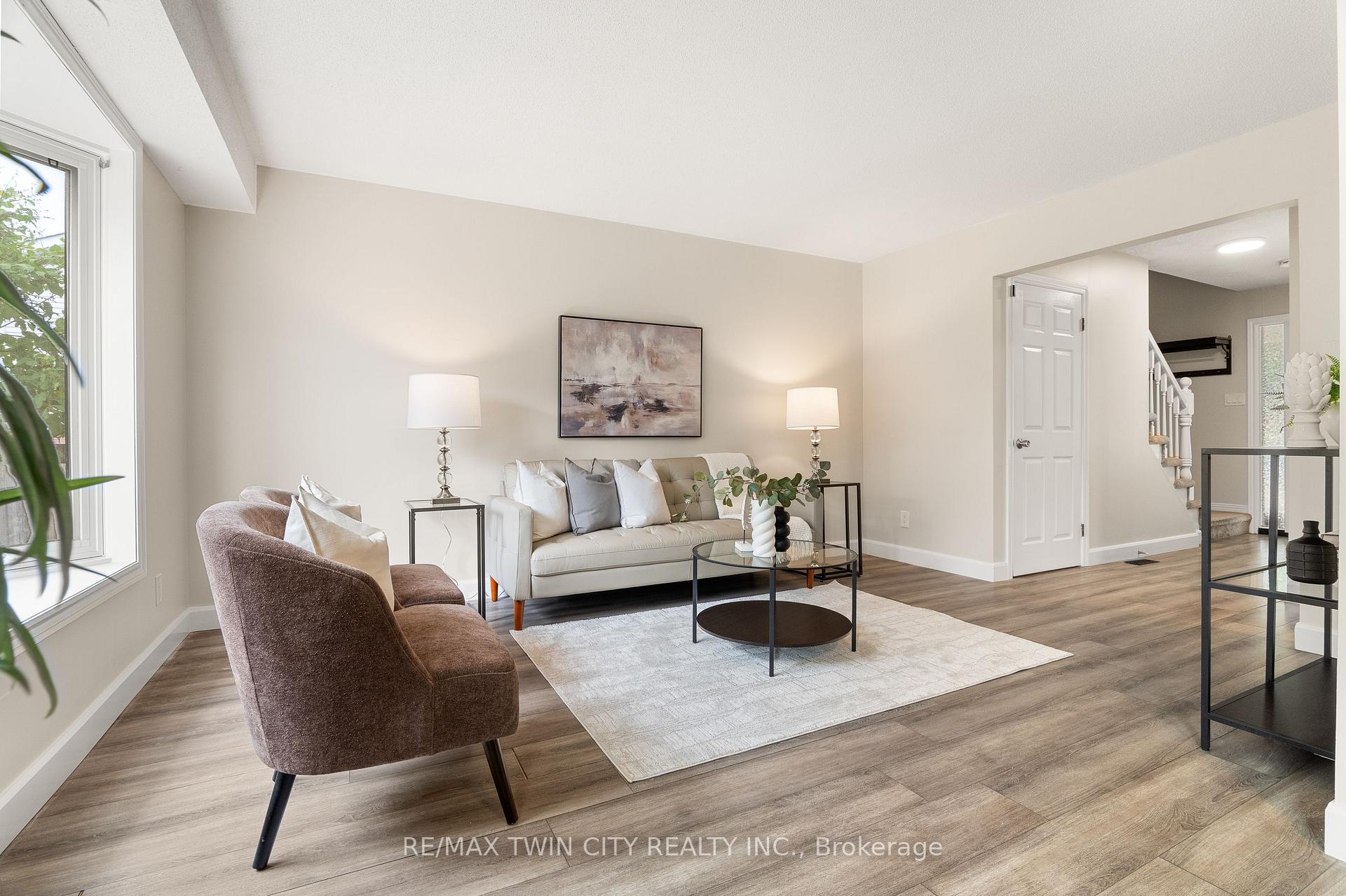 Photo 7 of 647 Pinerow Crescent, Waterloo, Westvale — HOMEH