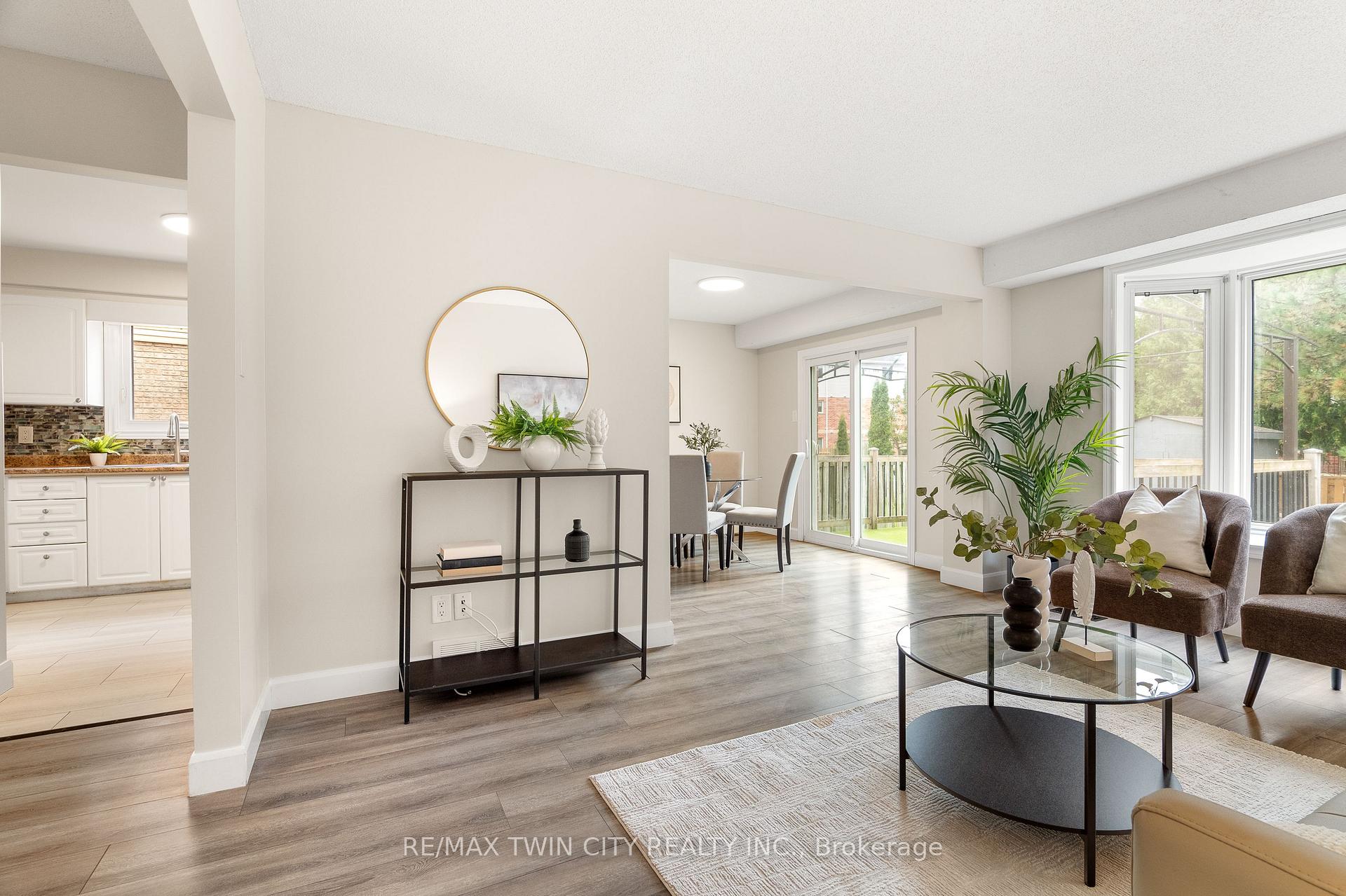 Photo 9 of 647 Pinerow Crescent, Waterloo, Westvale — HOMEH
