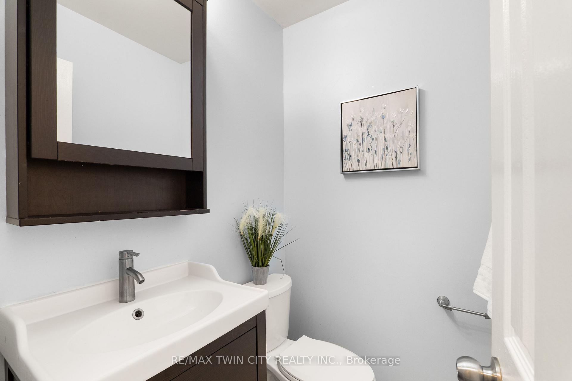 Photo 17 of 647 Pinerow Crescent, Waterloo, Westvale — HOMEH