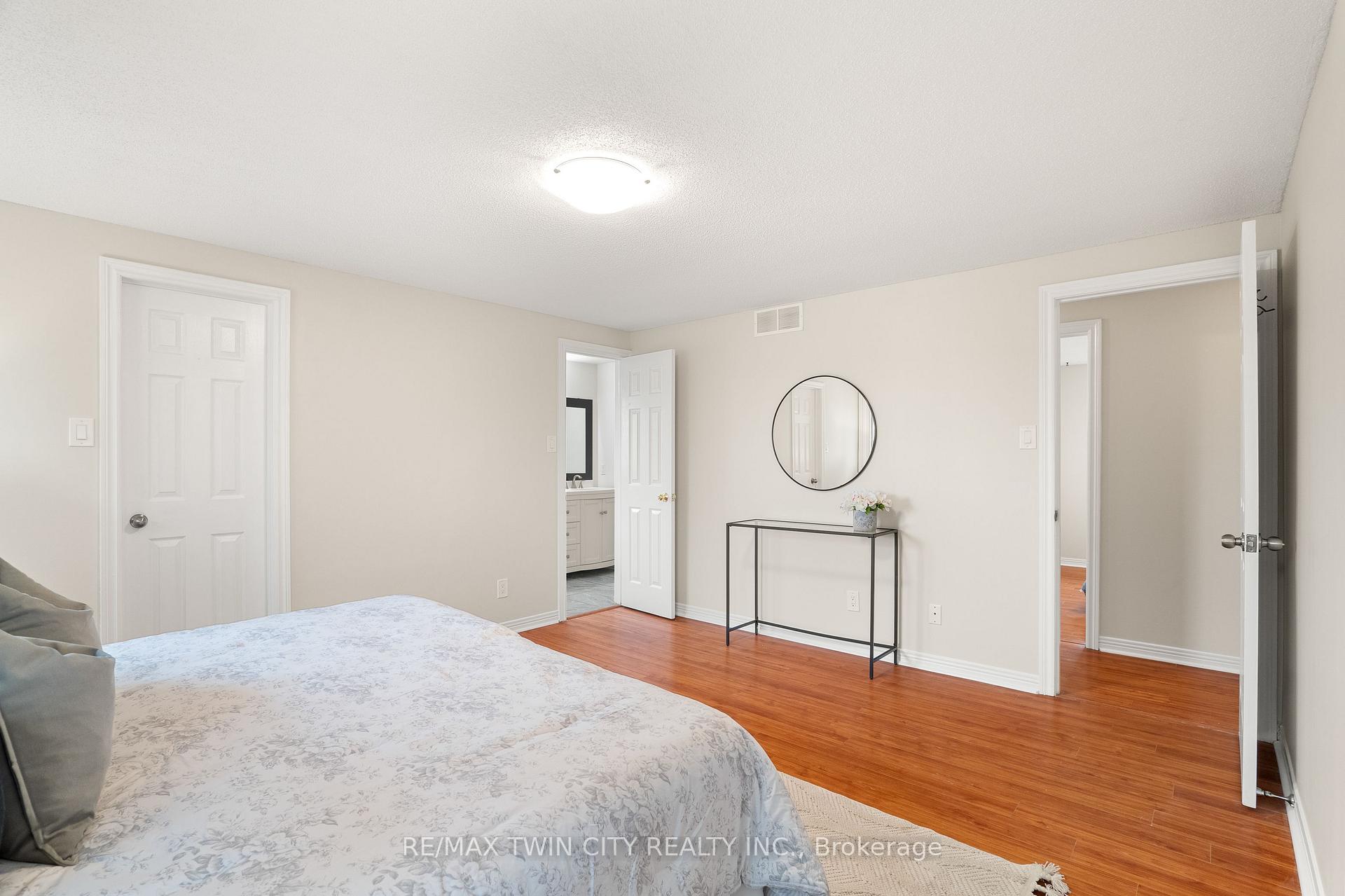 Photo 20 of 647 Pinerow Crescent, Waterloo, Westvale — HOMEH