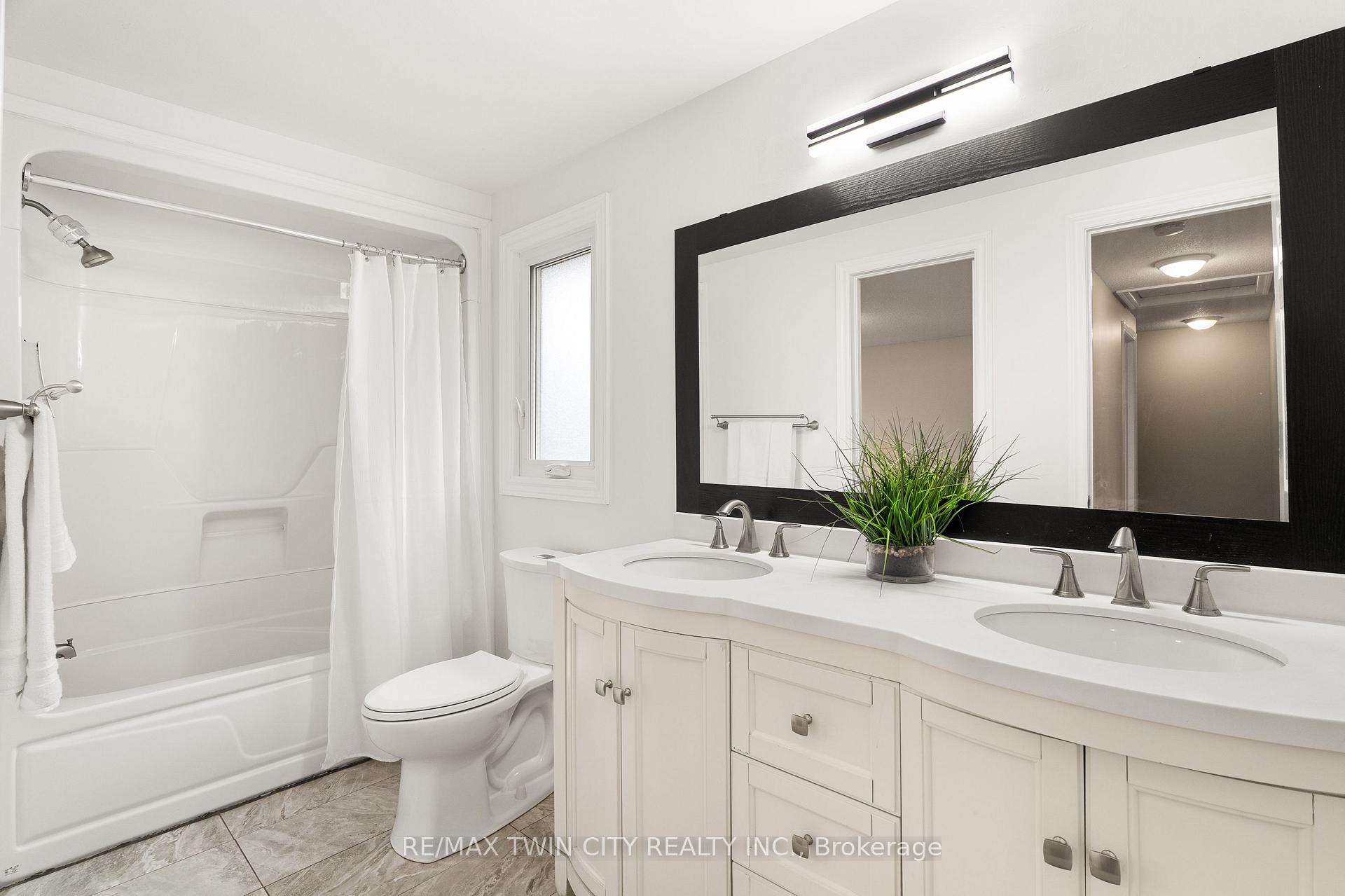 Photo 23 of 647 Pinerow Crescent, Waterloo, Westvale — HOMEH