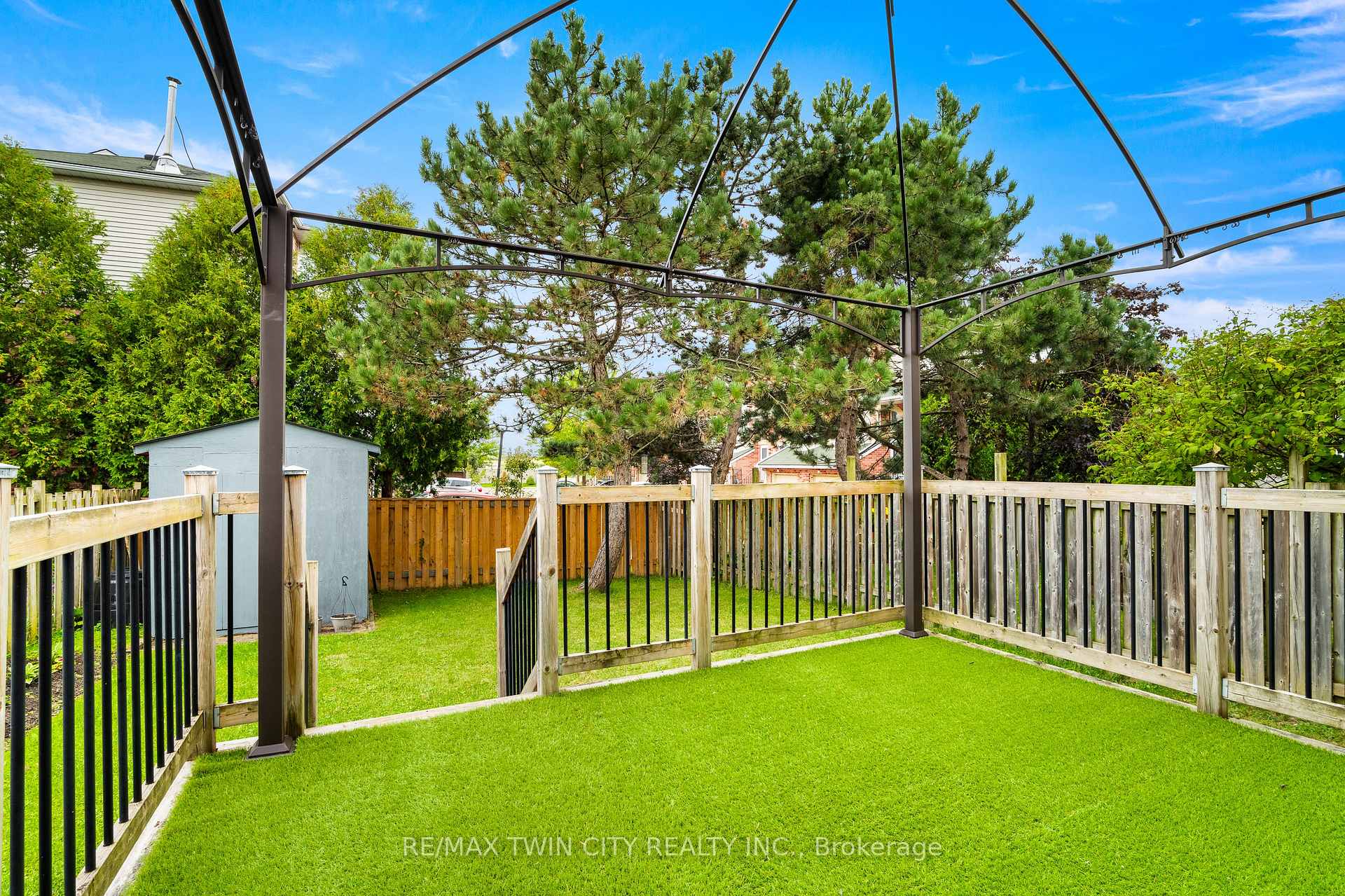 Photo 35 of 647 Pinerow Crescent, Waterloo, Westvale — HOMEH