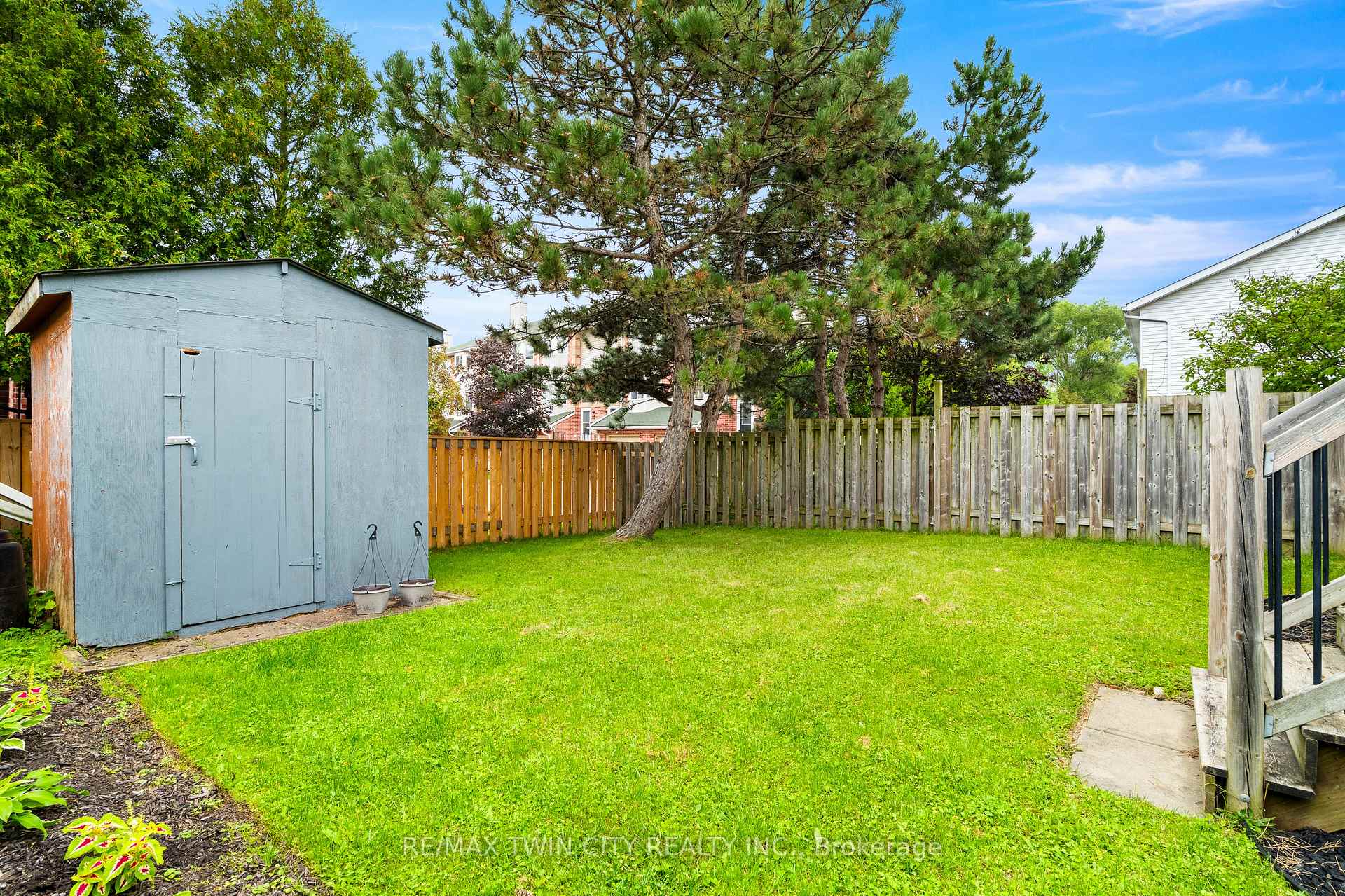Photo 38 of 647 Pinerow Crescent, Waterloo, Westvale — HOMEH