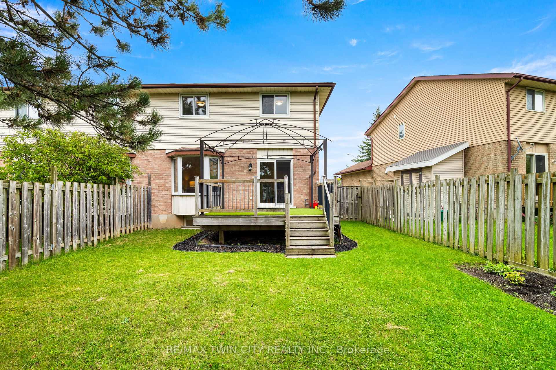 Photo 39 of 647 Pinerow Crescent, Waterloo, Westvale — HOMEH