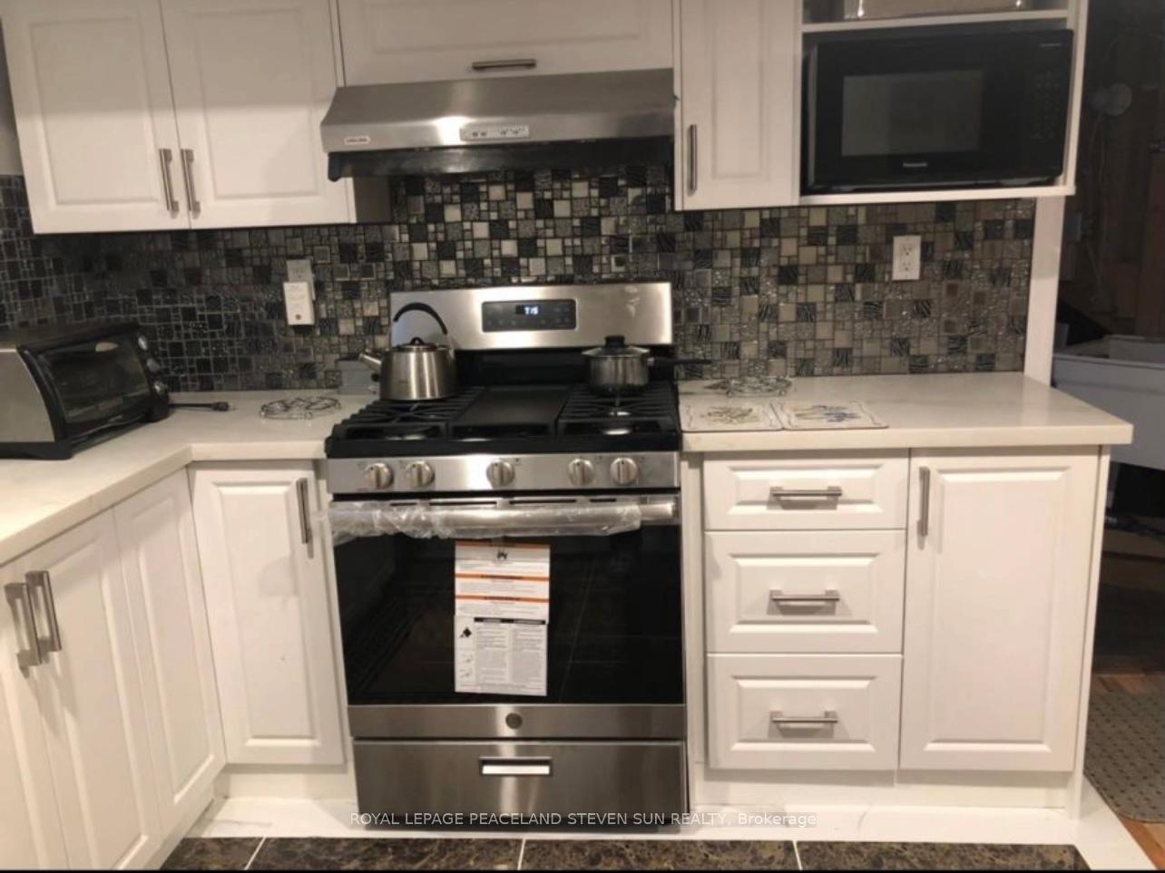 Photo 5 of Unit Bsmt, 12 Glenforest Drive, Vaughan, Uplands — HOMEH