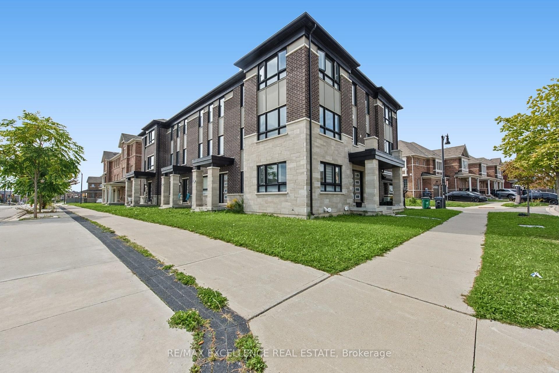 Photo 2 of 454 Remembrance Road, Brampton, Northwest Brampton — HOMEH