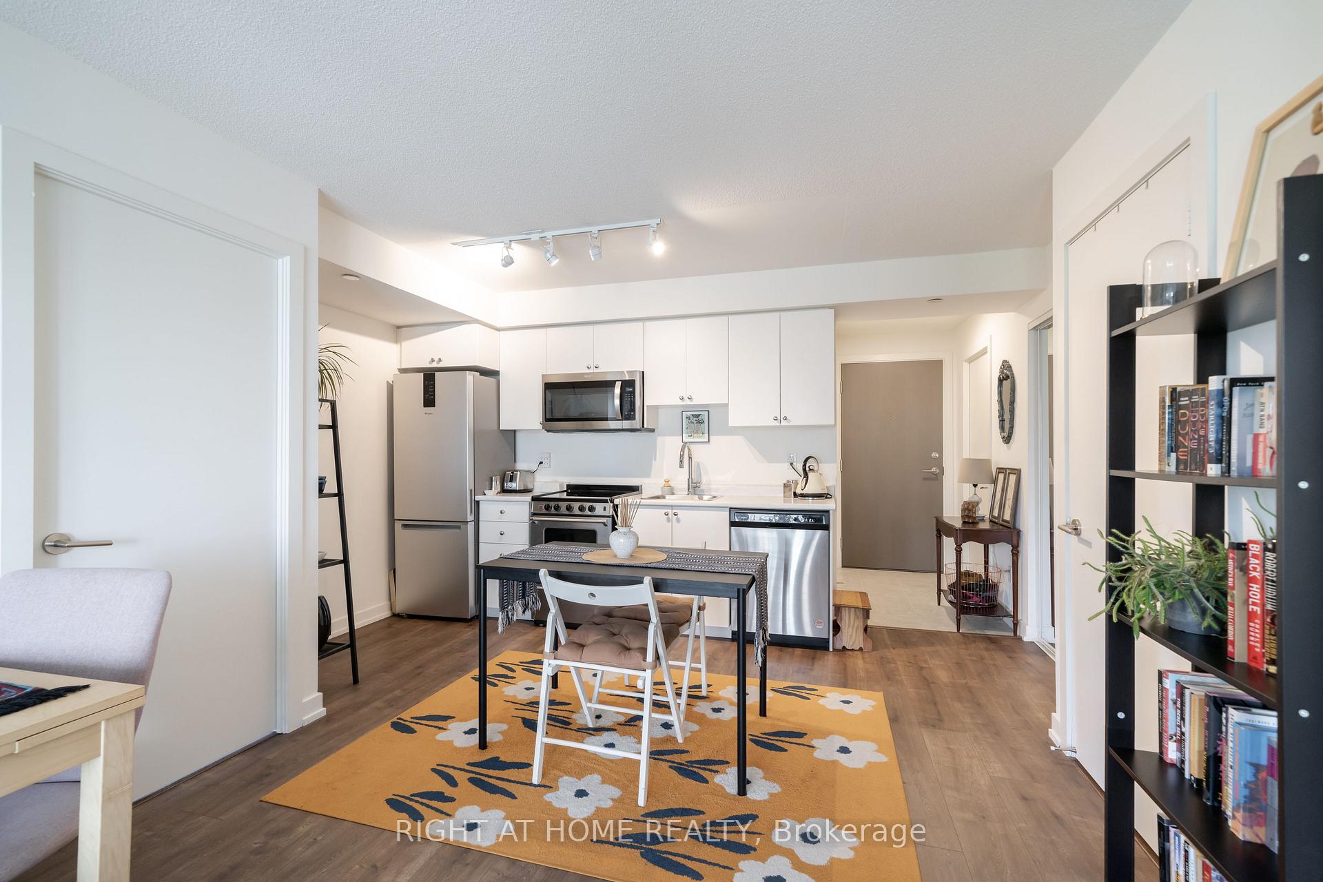 Photo 6 of Unit 807, 10 Wilby Crescent, North York, Weston — HOMEH