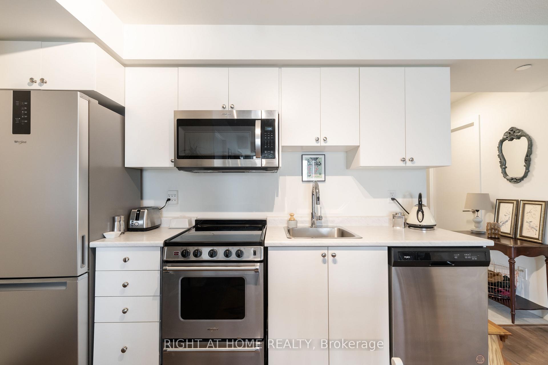 Photo 9 of Unit 807, 10 Wilby Crescent, North York, Weston — HOMEH