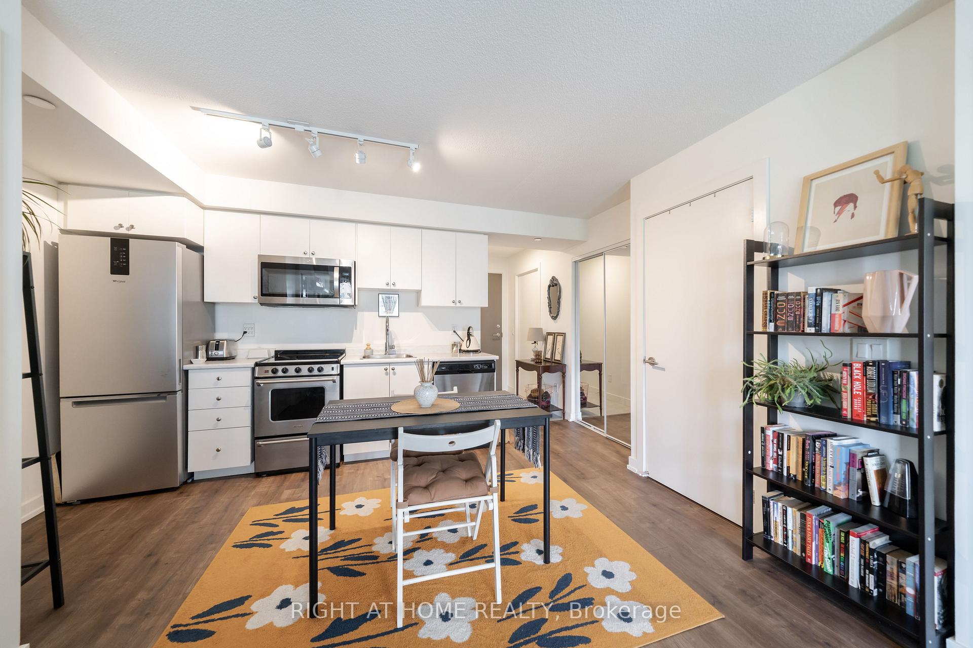 Photo 11 of Unit 807, 10 Wilby Crescent, North York, Weston — HOMEH