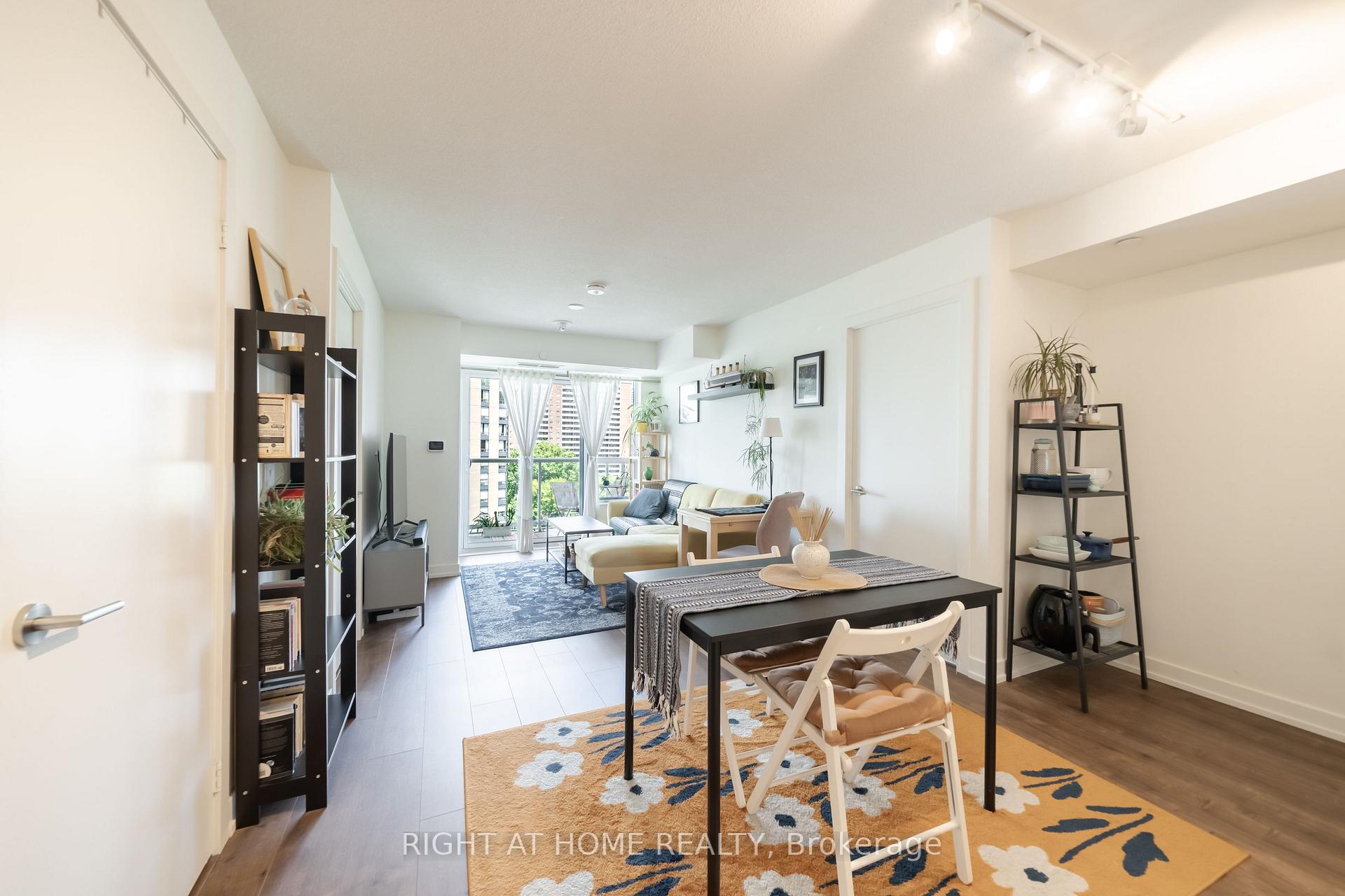 Photo 12 of Unit 807, 10 Wilby Crescent, North York, Weston — HOMEH