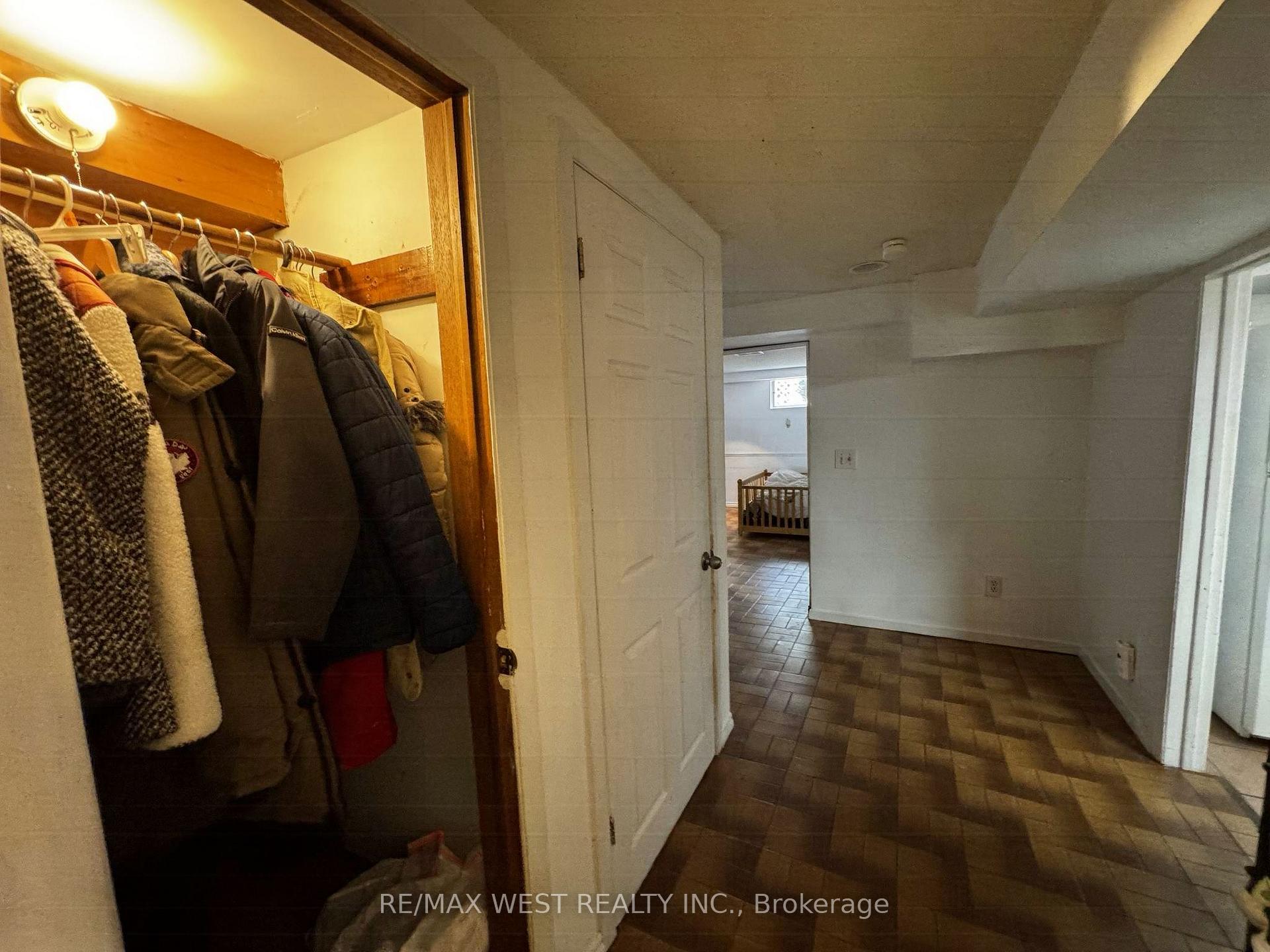 Photo 6 of Unit Lower Level, 31 Valencia Crescent, North York, Maple Leaf — HOMEH
