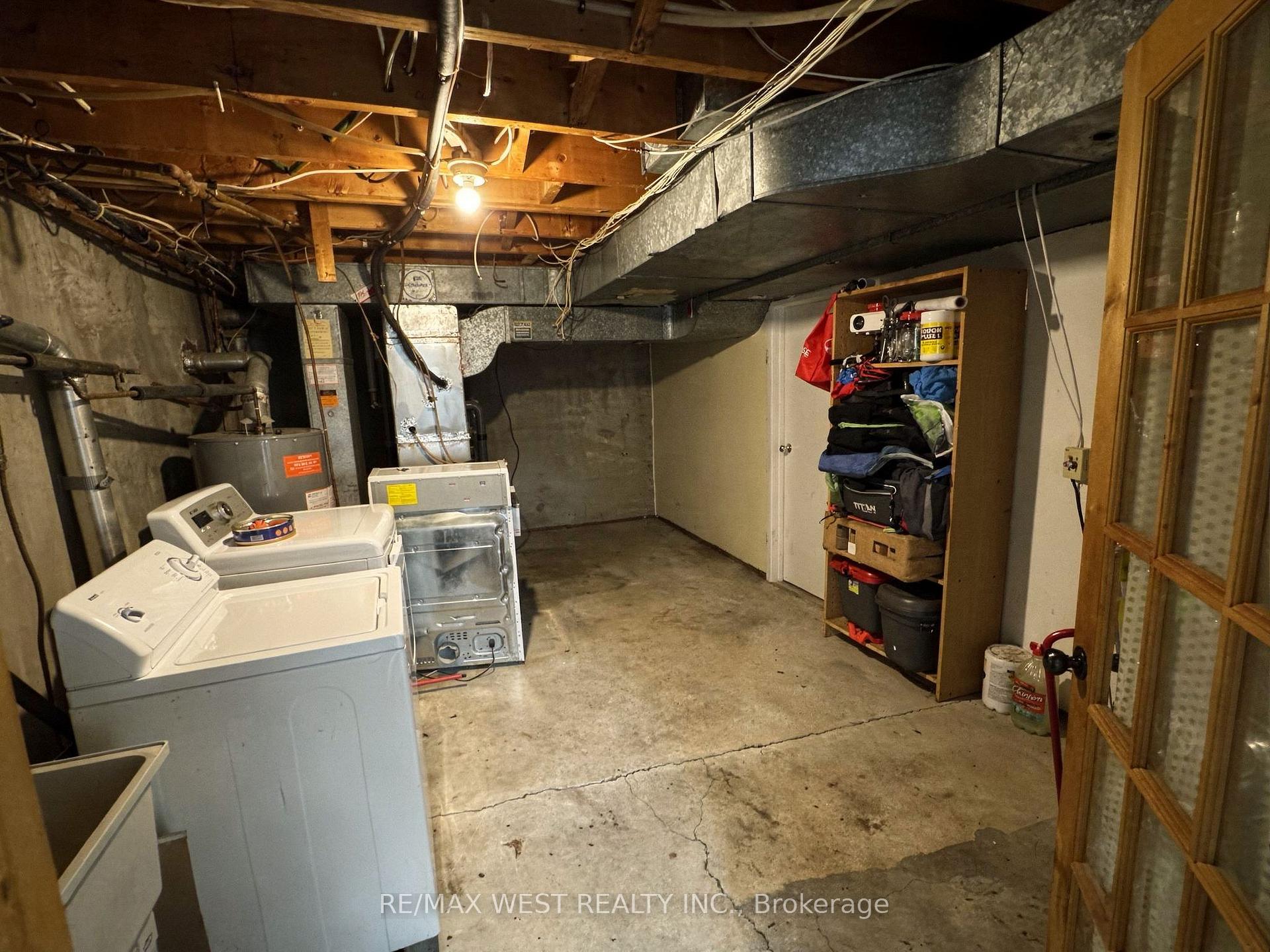 Photo 15 of Unit Lower Level, 31 Valencia Crescent, North York, Maple Leaf — HOMEH