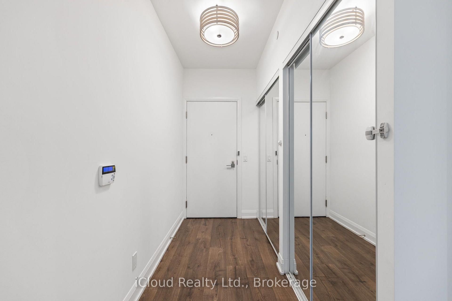 Photo 2 of Unit 810, 110 Marine Parade Drive, Etobicoke, Mimico — HOMEH