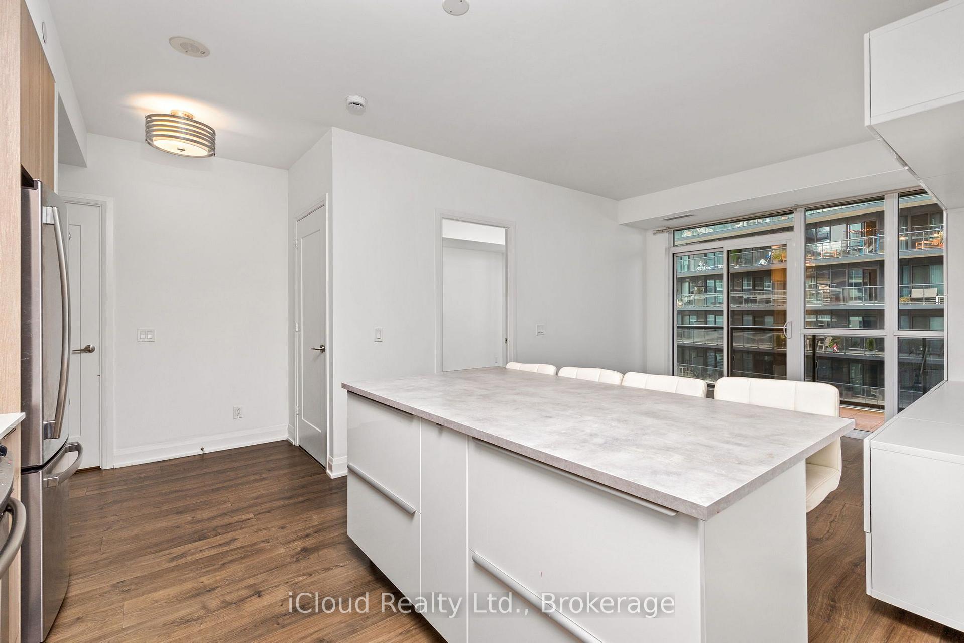 Photo 8 of Unit 810, 110 Marine Parade Drive, Etobicoke, Mimico — HOMEH