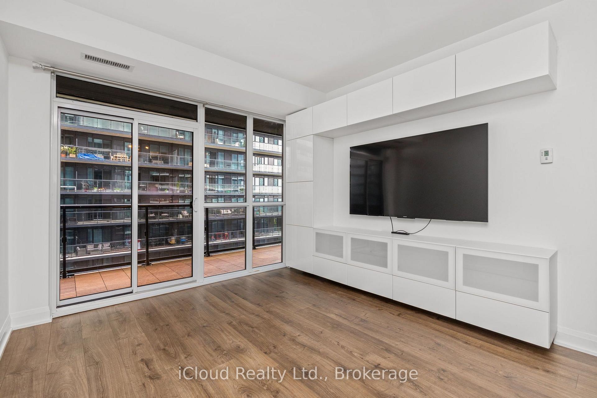 Photo 11 of Unit 810, 110 Marine Parade Drive, Etobicoke, Mimico — HOMEH