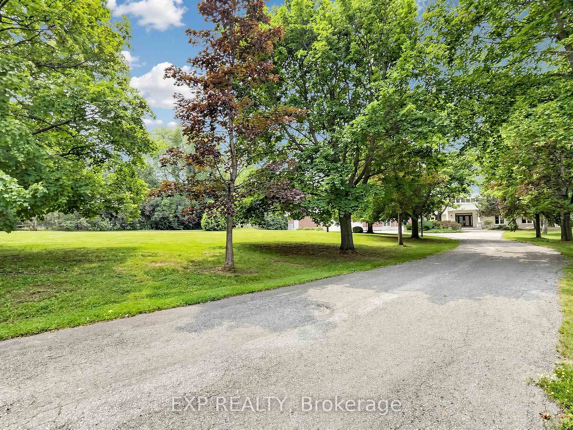 Photo 3 of 18 Mccowan Lane, Whitchurch-Stouffville, Rural Whitchurch-Stouffville — HOMEH