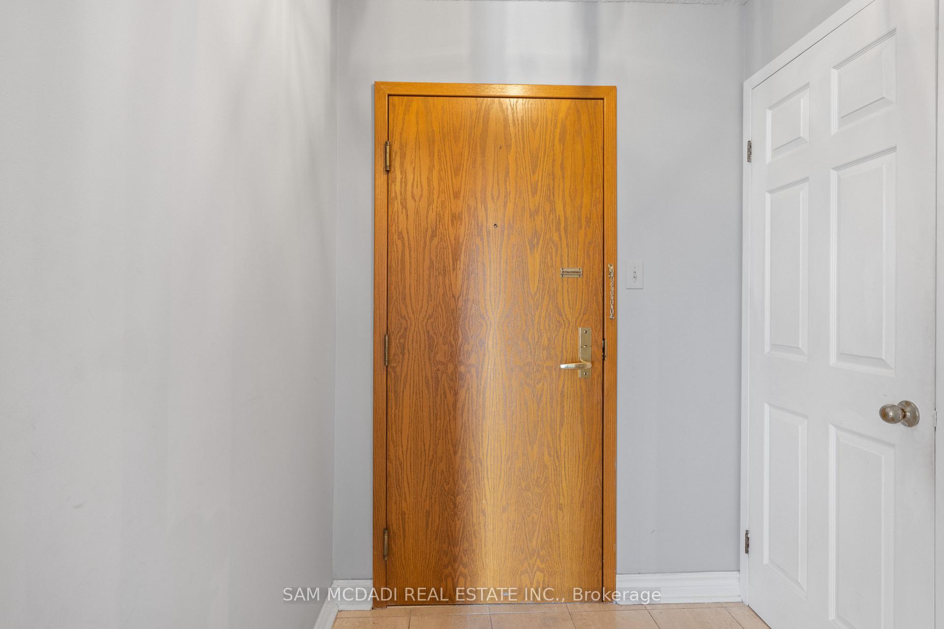 Photo 7 of Unit 807, 4 Willow Street, Waterloo, Uptown Waterloo — HOMEH