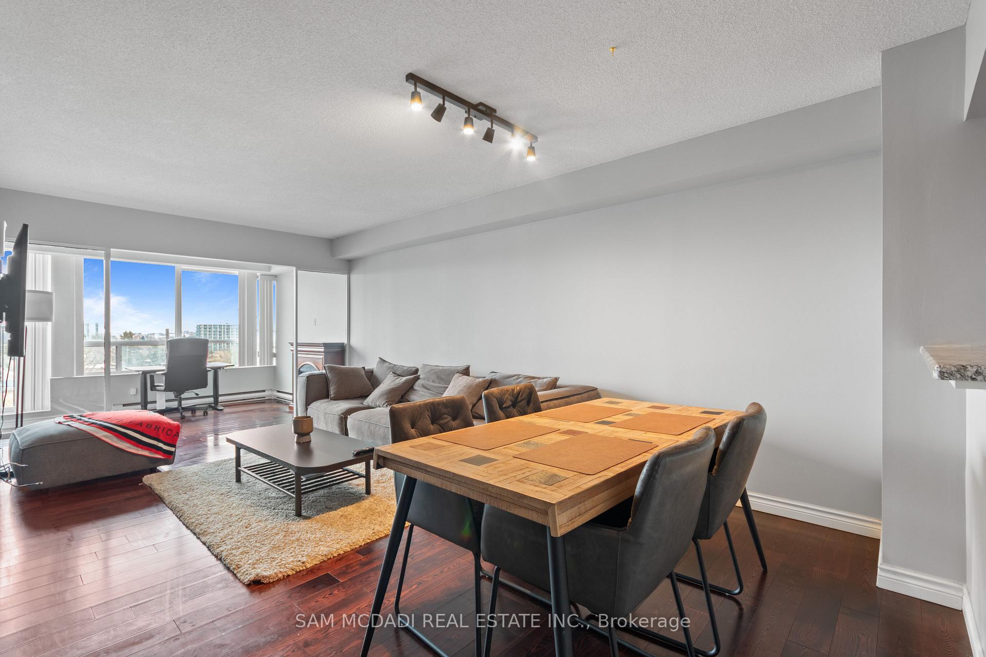 Photo 9 of Unit 807, 4 Willow Street, Waterloo, Uptown Waterloo — HOMEH