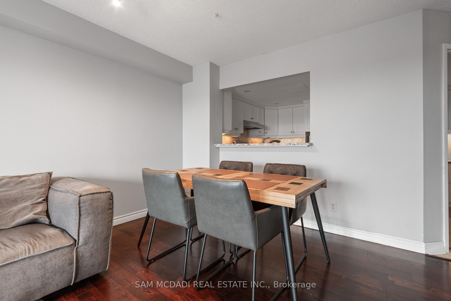 Photo 10 of Unit 807, 4 Willow Street, Waterloo, Uptown Waterloo — HOMEH