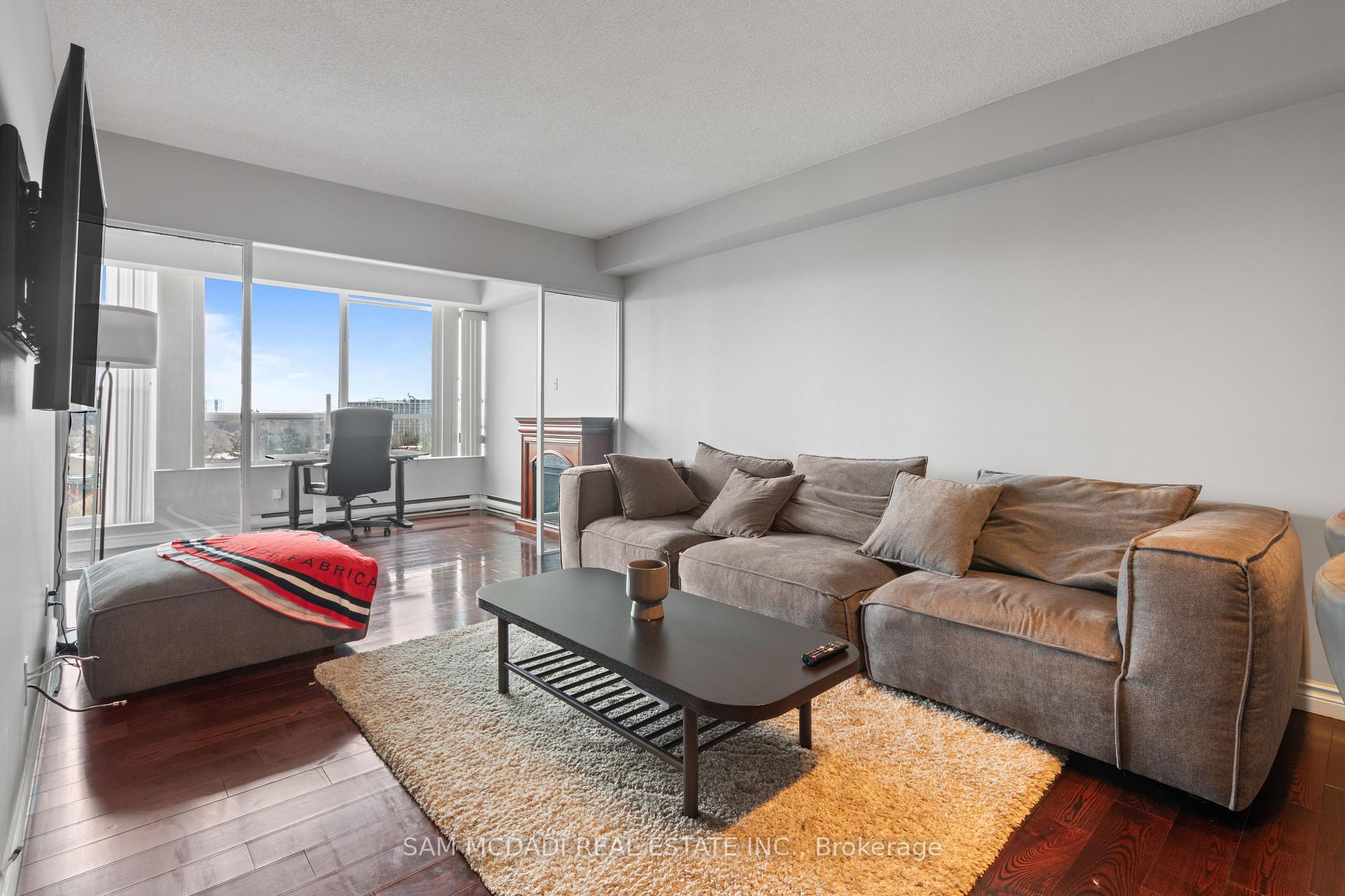 Photo 11 of Unit 807, 4 Willow Street, Waterloo, Uptown Waterloo — HOMEH