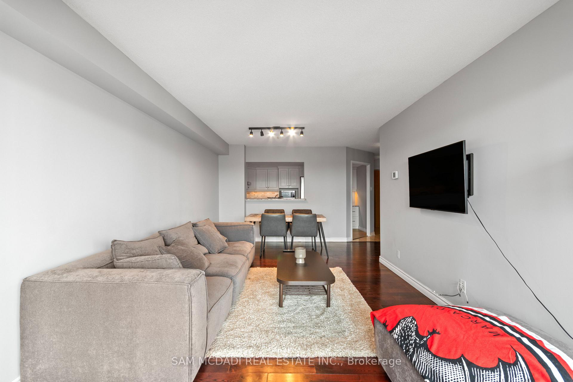 Photo 12 of Unit 807, 4 Willow Street, Waterloo, Uptown Waterloo — HOMEH