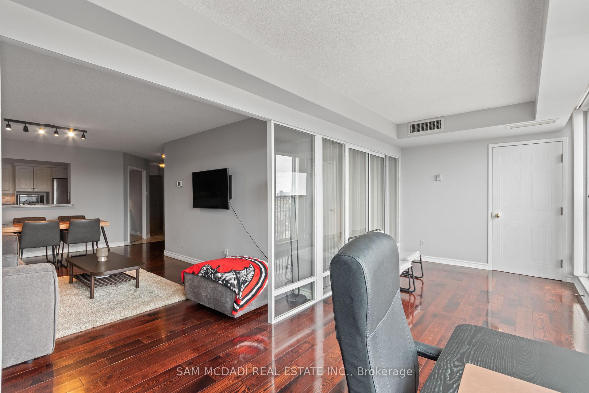 Photo 14 of Unit 807, 4 Willow Street, Waterloo, Uptown Waterloo — HOMEH
