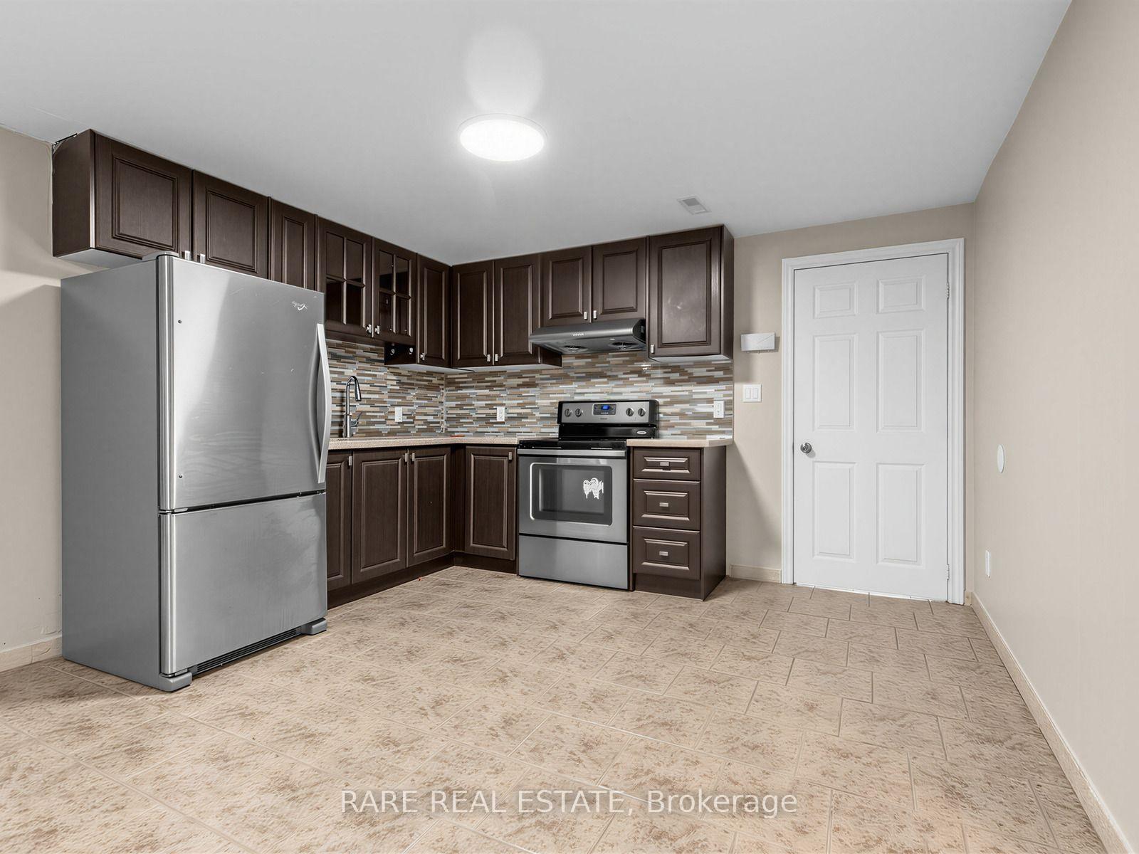 Photo 11 of 4 Hisey [Basement] Crescent, North York, Black Creek — HOMEH