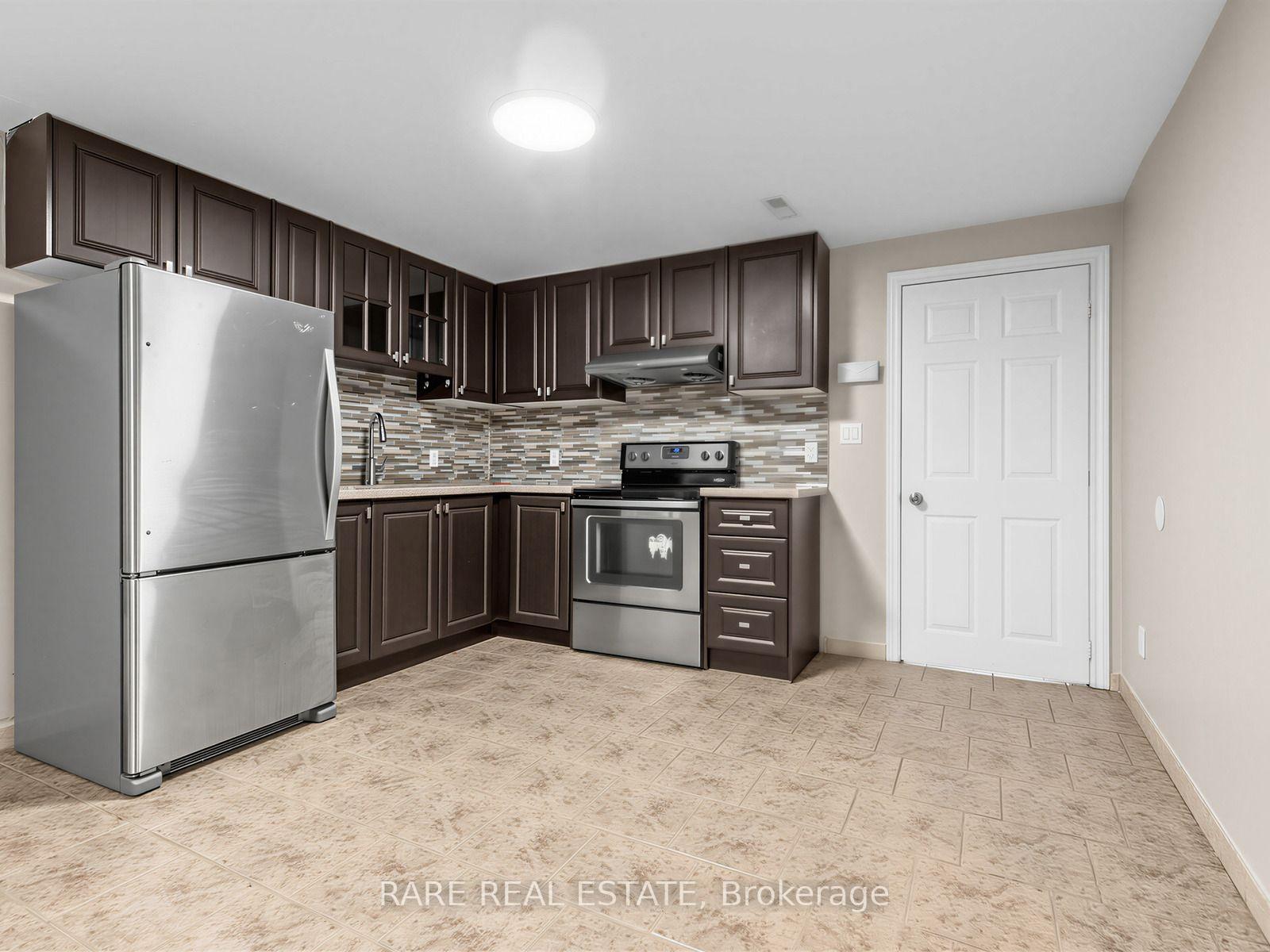 Photo 17 of 4 Hisey [Basement] Crescent, North York, Black Creek — HOMEH