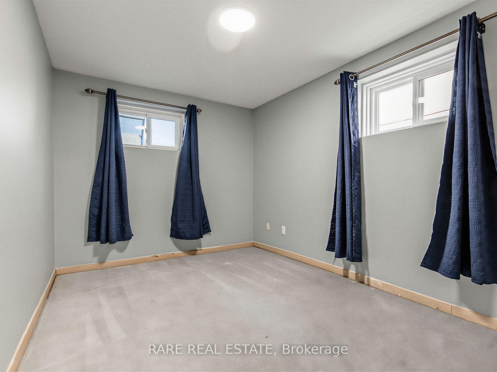 Photo 19 of 4 Hisey [Basement] Crescent, North York, Black Creek — HOMEH