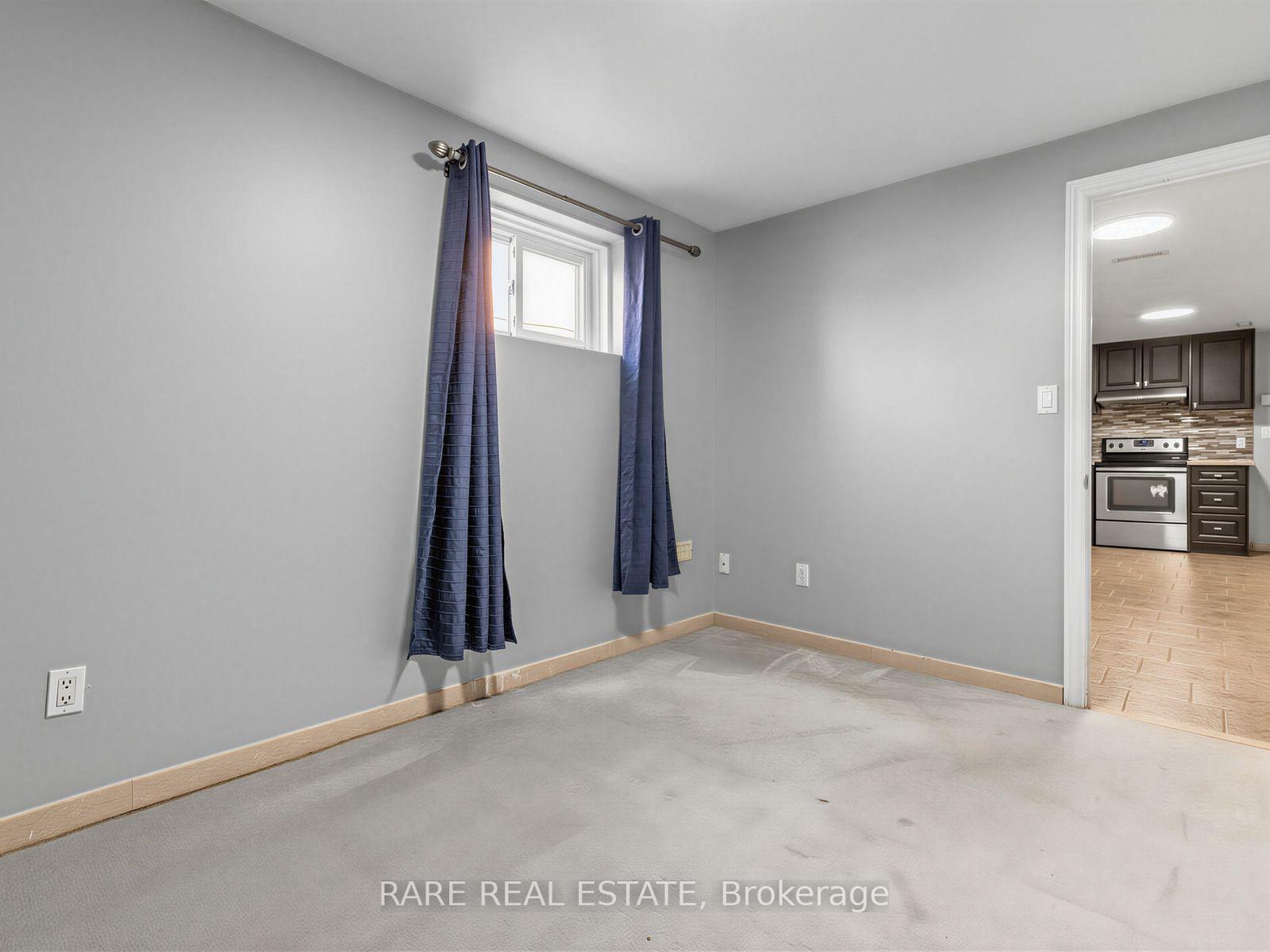 Photo 21 of 4 Hisey [Basement] Crescent, North York, Black Creek — HOMEH