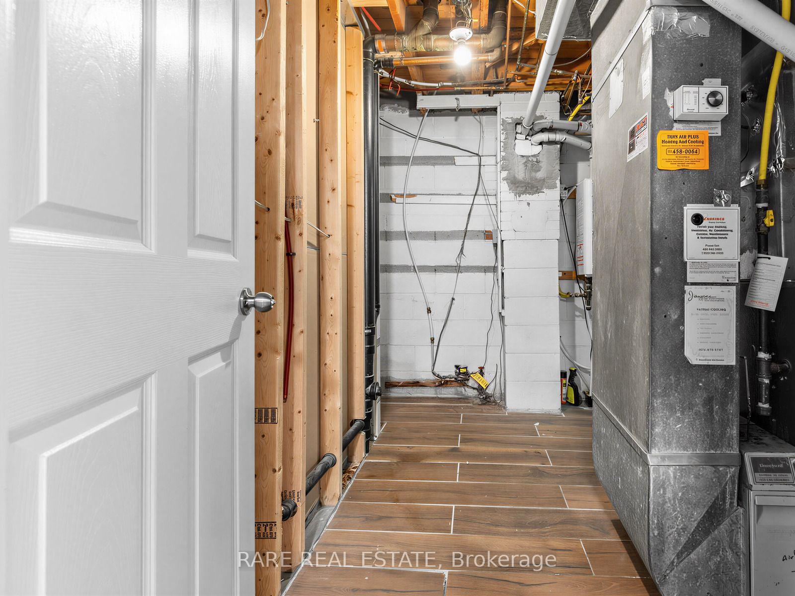 Photo 25 of 4 Hisey [Basement] Crescent, North York, Black Creek — HOMEH