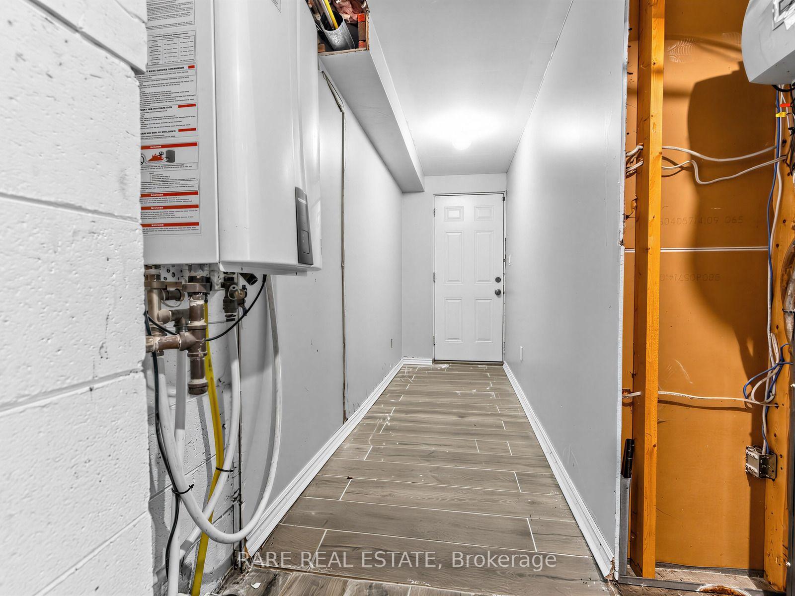 Photo 26 of 4 Hisey [Basement] Crescent, North York, Black Creek — HOMEH
