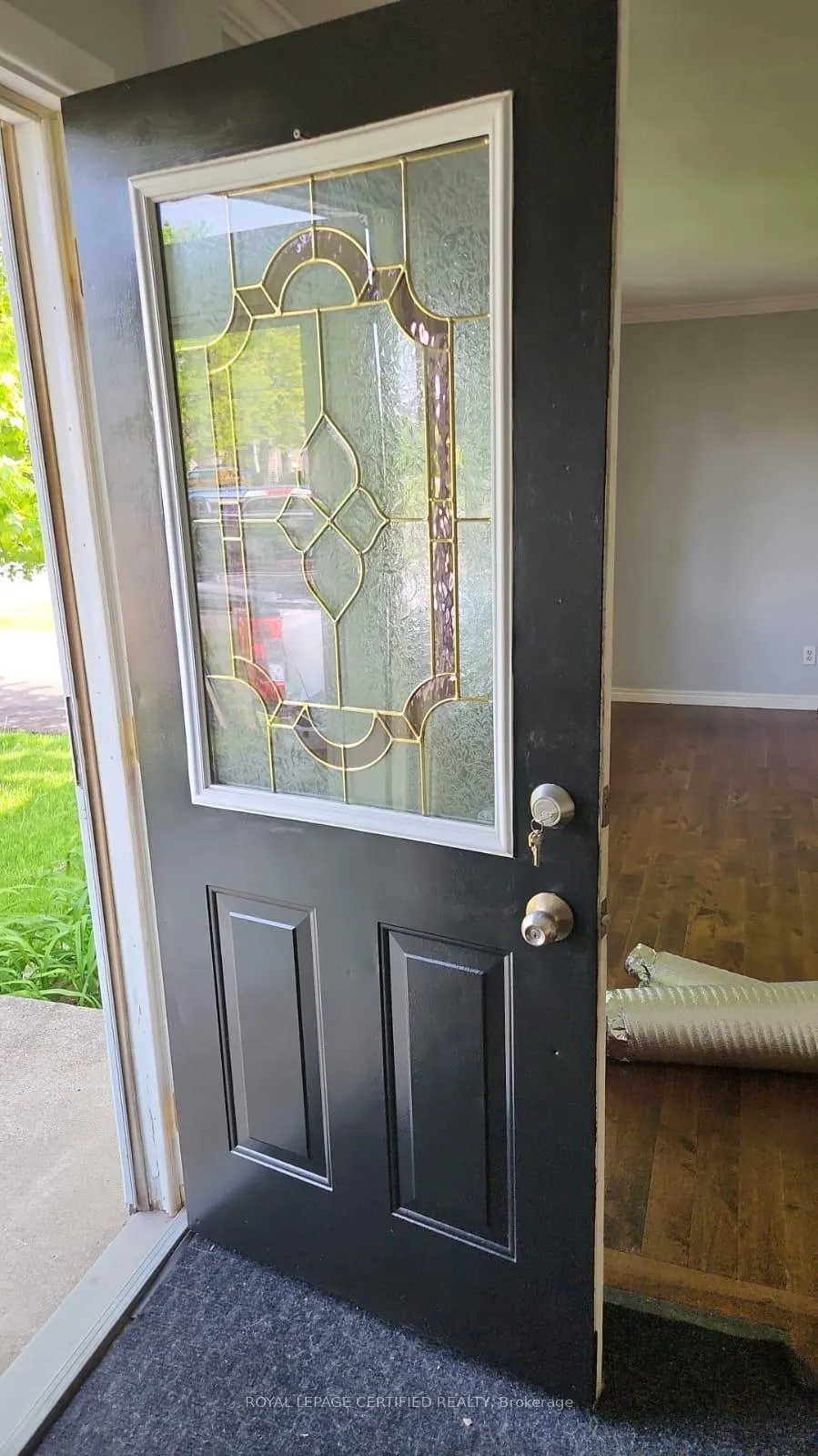 Photo 2 of 320 Dewitt Road, Hamilton, Stoney Creek — HOMEH