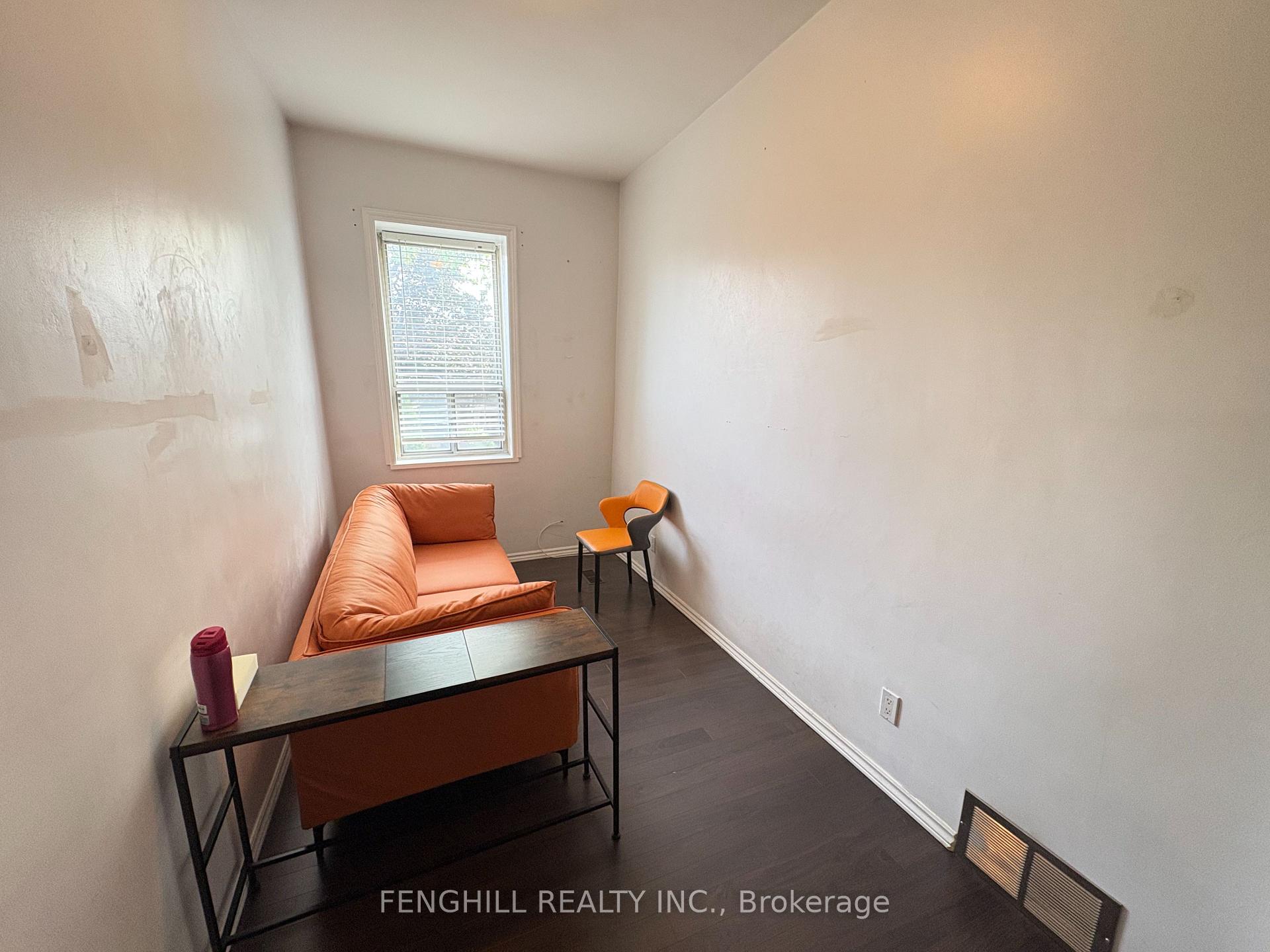 Photo 3 of 270 Clinton (Upper Level) Street, Toronto, Palmerston-Little Italy — HOMEH