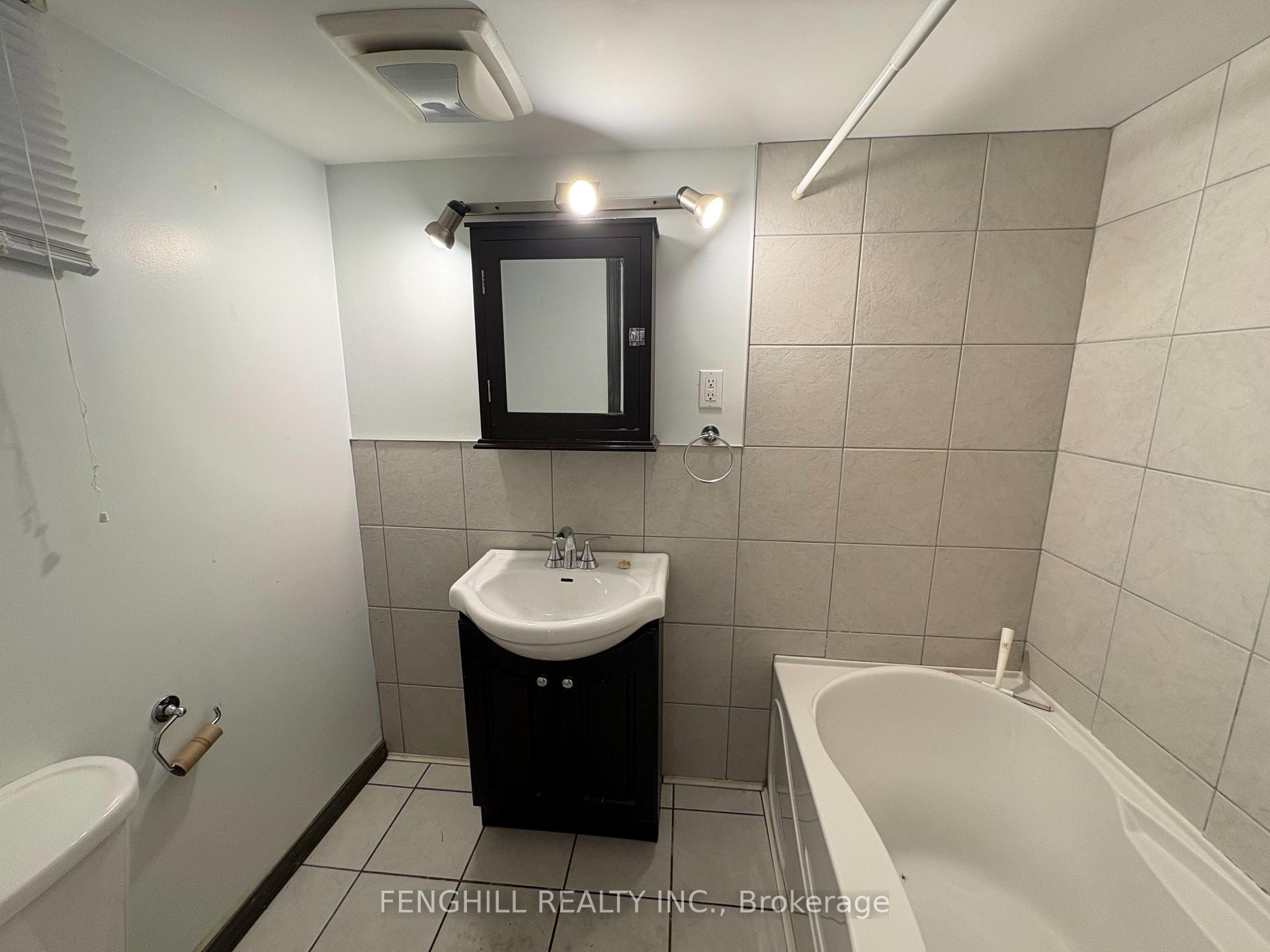Photo 5 of 270 Clinton (BSMT) Street, Toronto, Palmerston-Little Italy — HOMEH