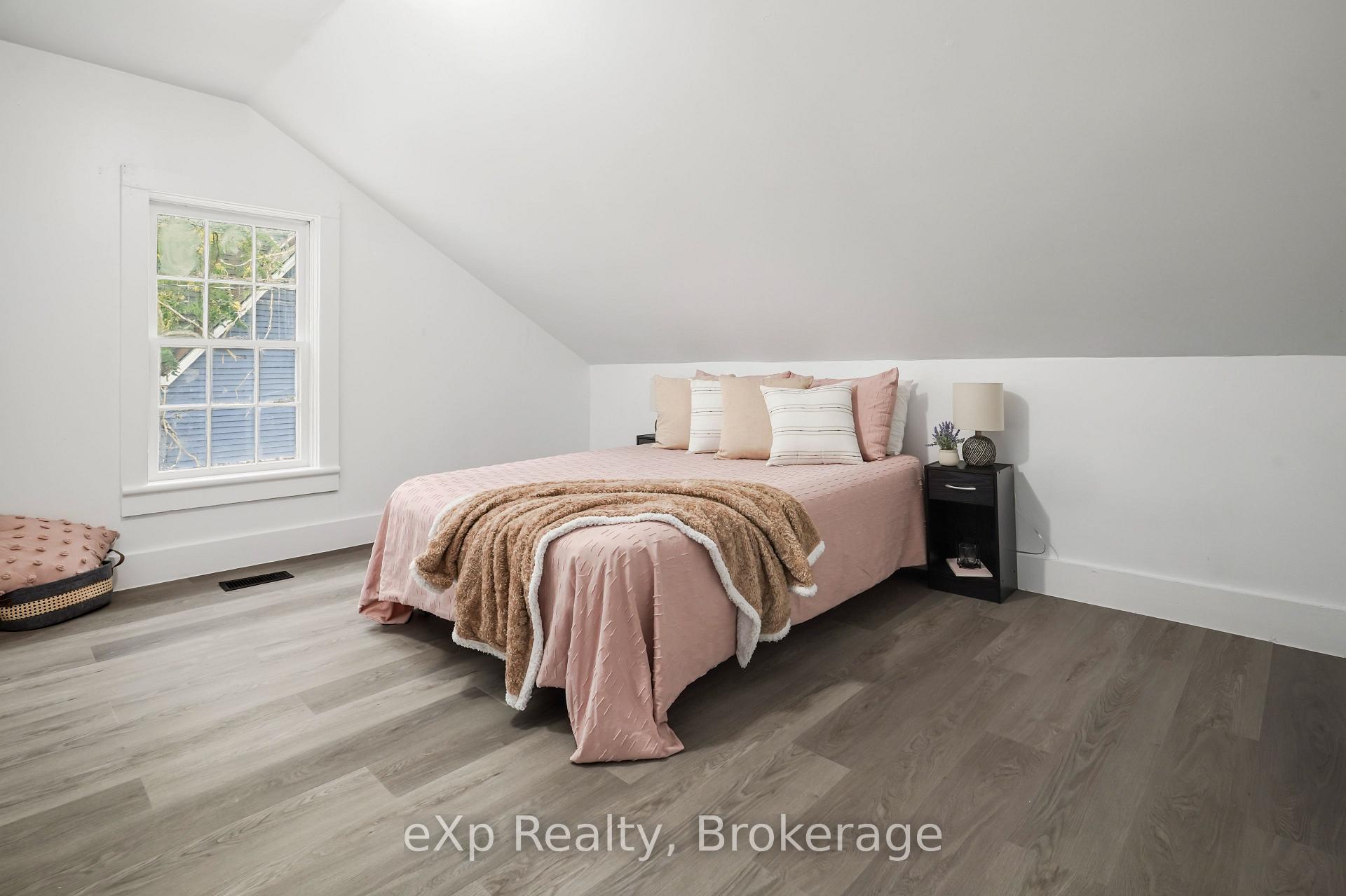 Photo 10 of 67 Railway Street, Huron East, Seaforth — HOMEH