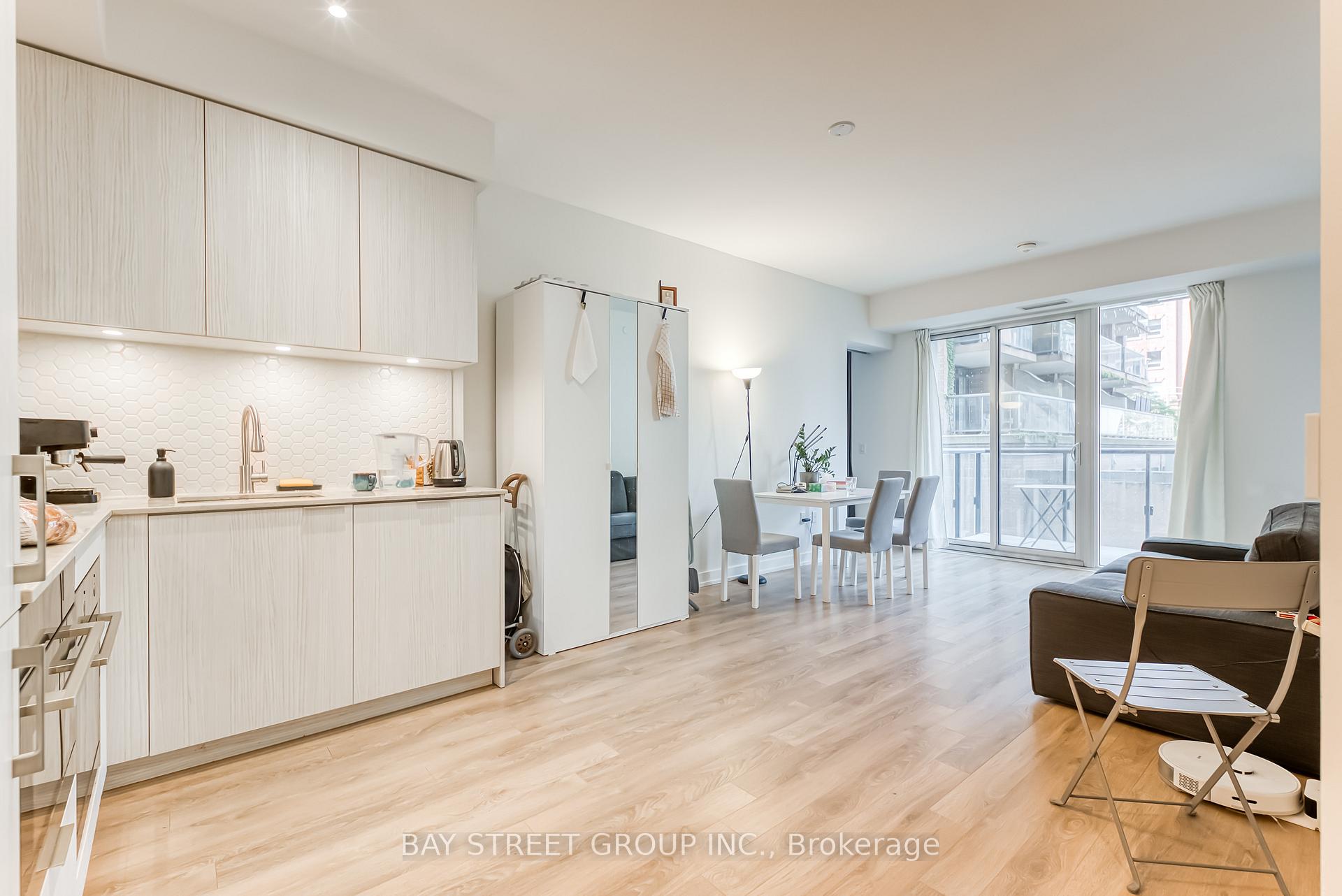 Photo 5 of Unit 210, 158 Front Street E, Toronto, Moss Park — HOMEH