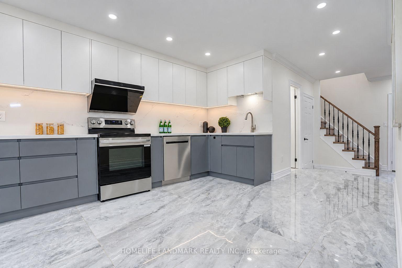 Photo 24 of 51 New Forest Square, Scarborough, Steeles — HOMEH
