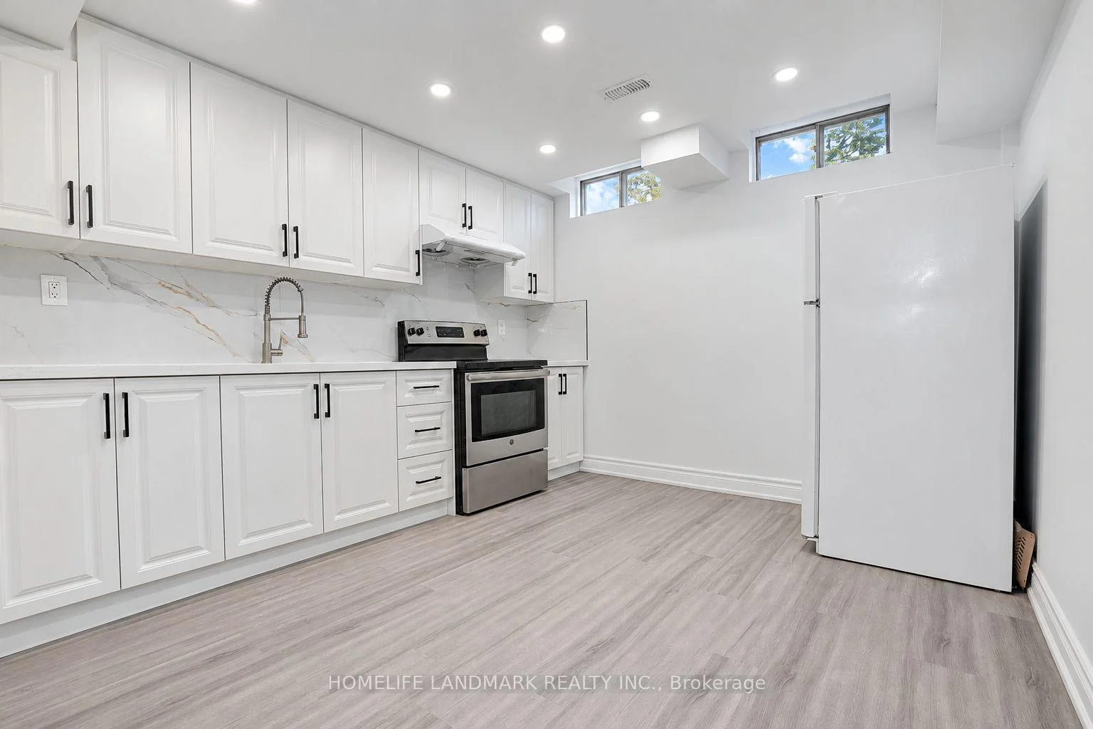 Photo 48 of 51 New Forest Square, Scarborough, Steeles — HOMEH