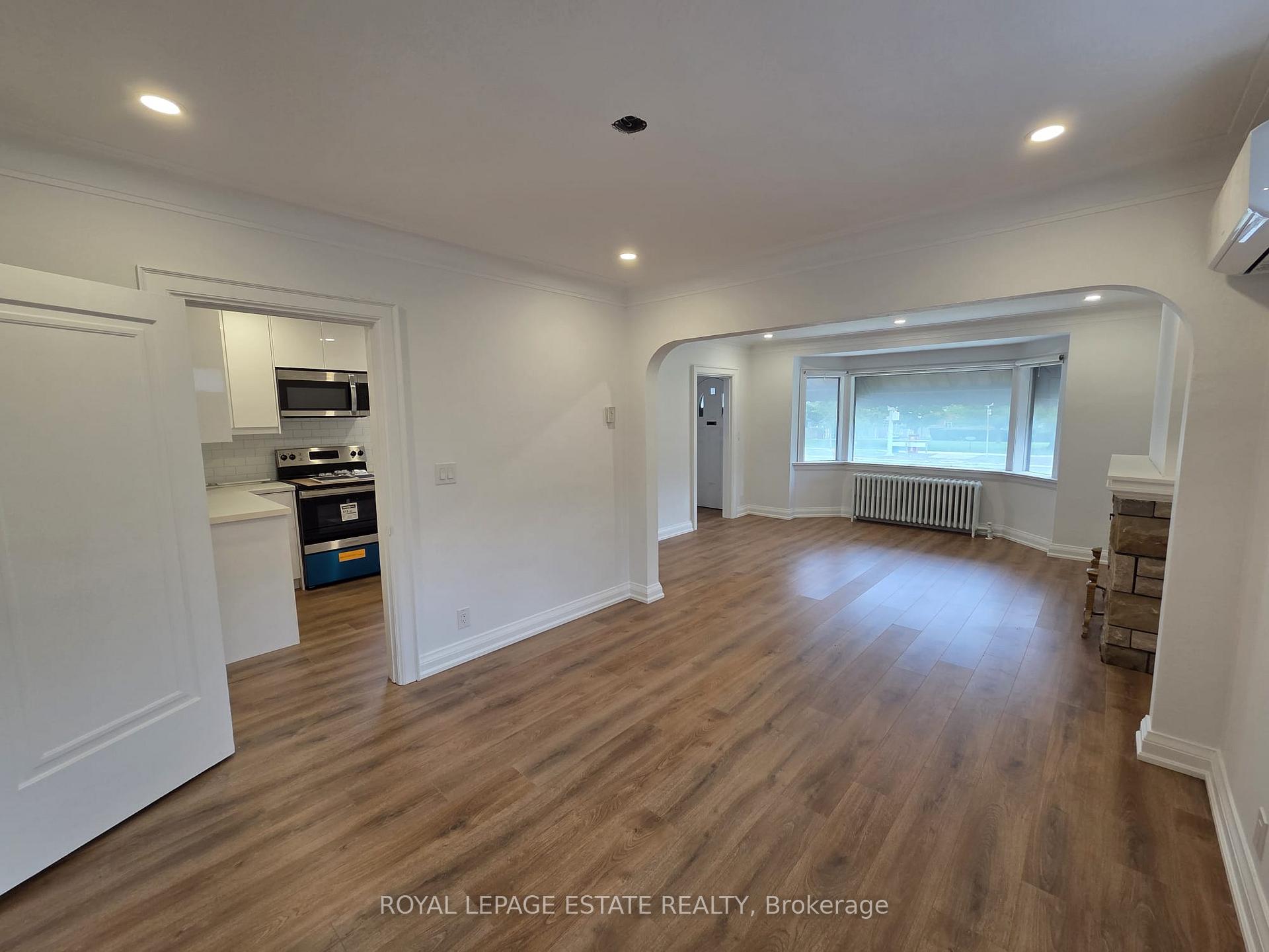 Photo 7 of Unit Main, 839 Coxwell Avenue, Toronto, Danforth Village-East York — HOMEH