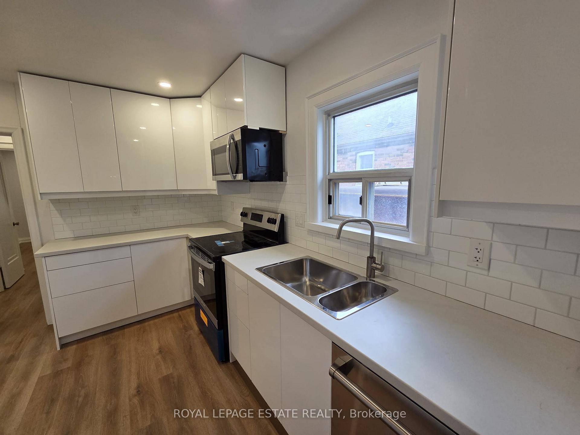 Photo 10 of Unit Main, 839 Coxwell Avenue, Toronto, Danforth Village-East York — HOMEH