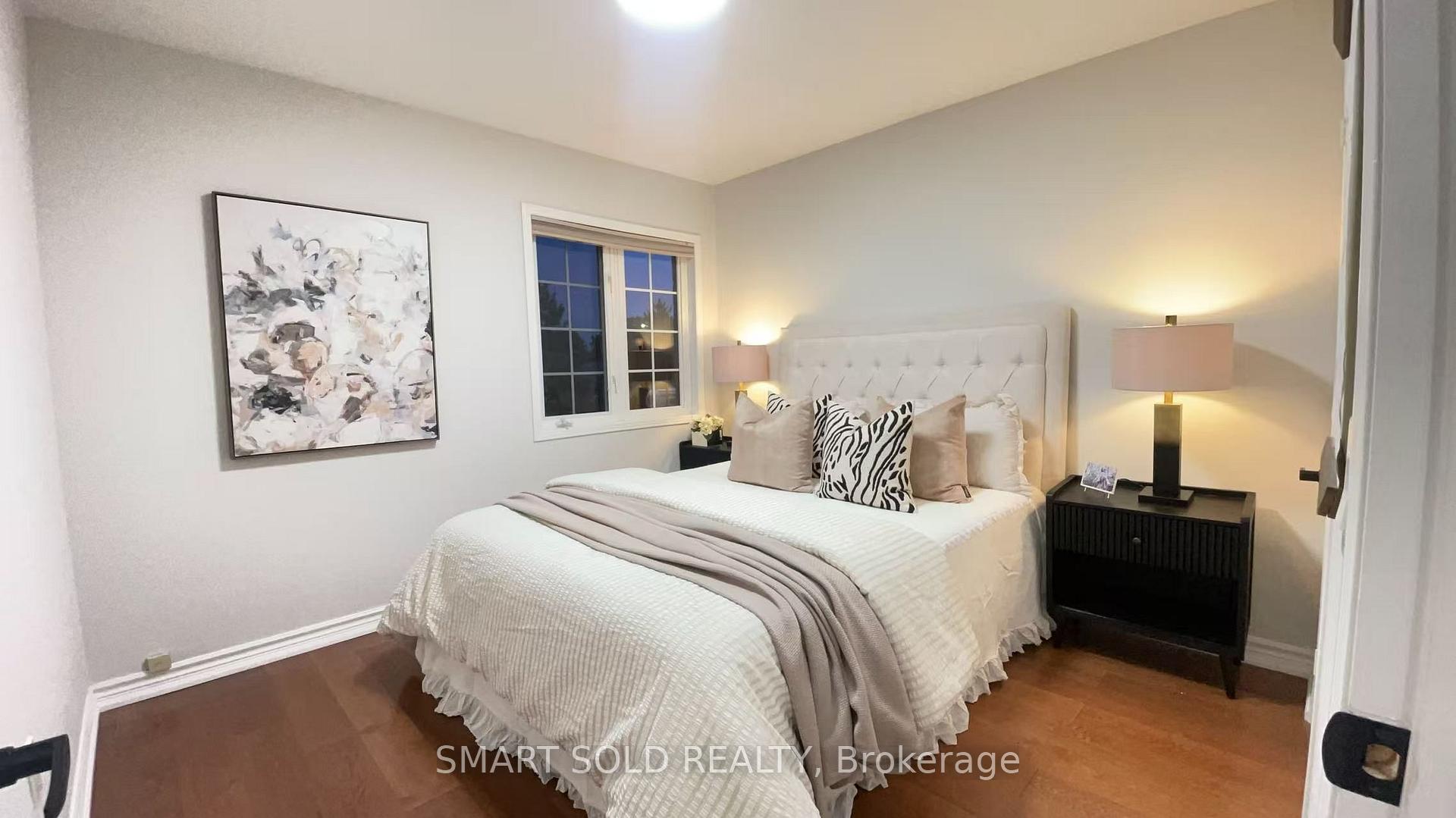 Photo 10 of 82 Ballymore Drive, Aurora, Bayview Wellington — HOMEH