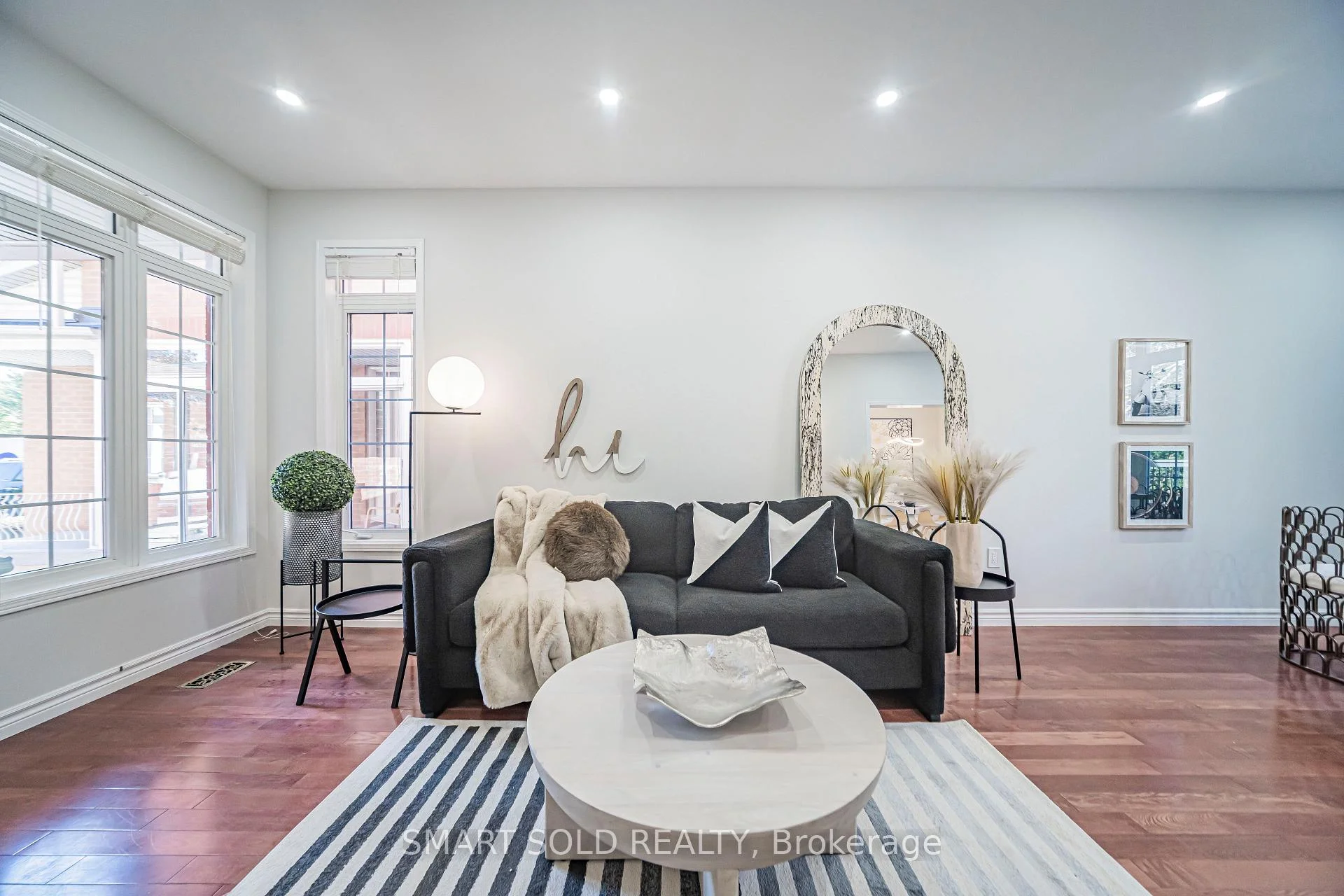 Photo 13 of 82 Ballymore Drive, Aurora, Bayview Wellington — HOMEH