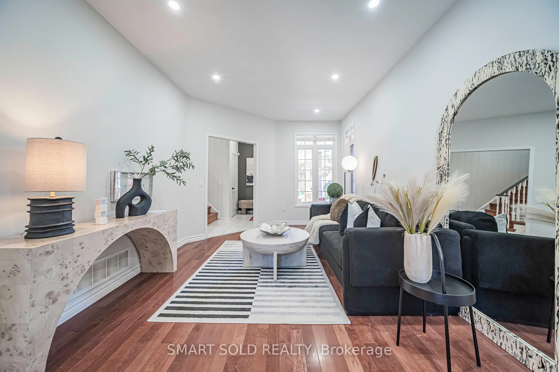Photo 20 of 82 Ballymore Drive, Aurora, Bayview Wellington — HOMEH
