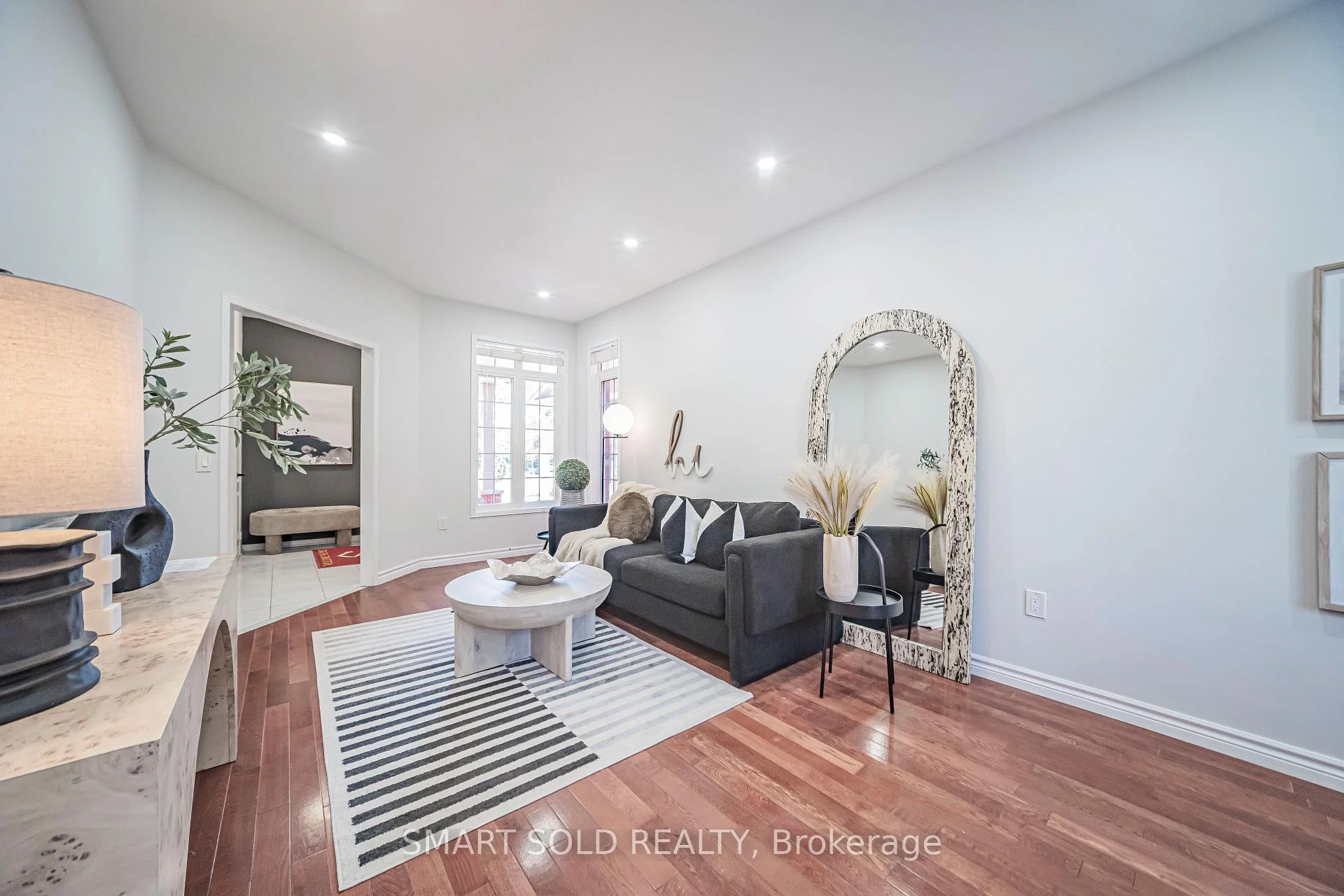 Photo 28 of 82 Ballymore Drive, Aurora, Bayview Wellington — HOMEH