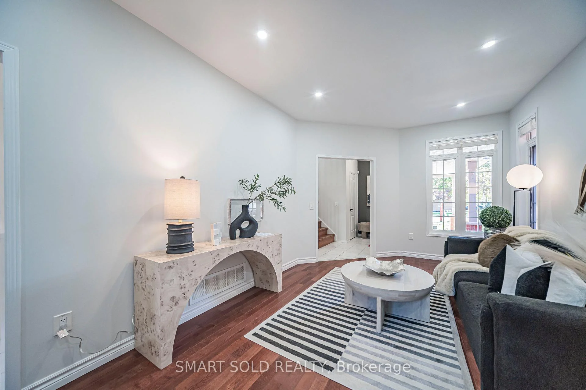 Photo 51 of 82 Ballymore Drive, Aurora, Bayview Wellington — HOMEH