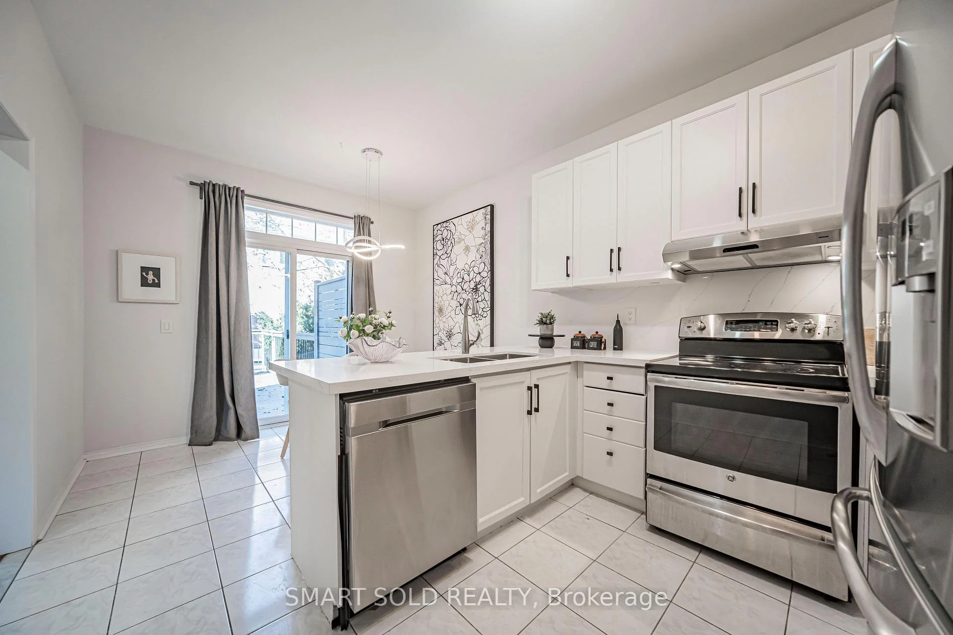 Photo 24 of 82 Ballymore Drive, Aurora, Bayview Wellington — HOMEH