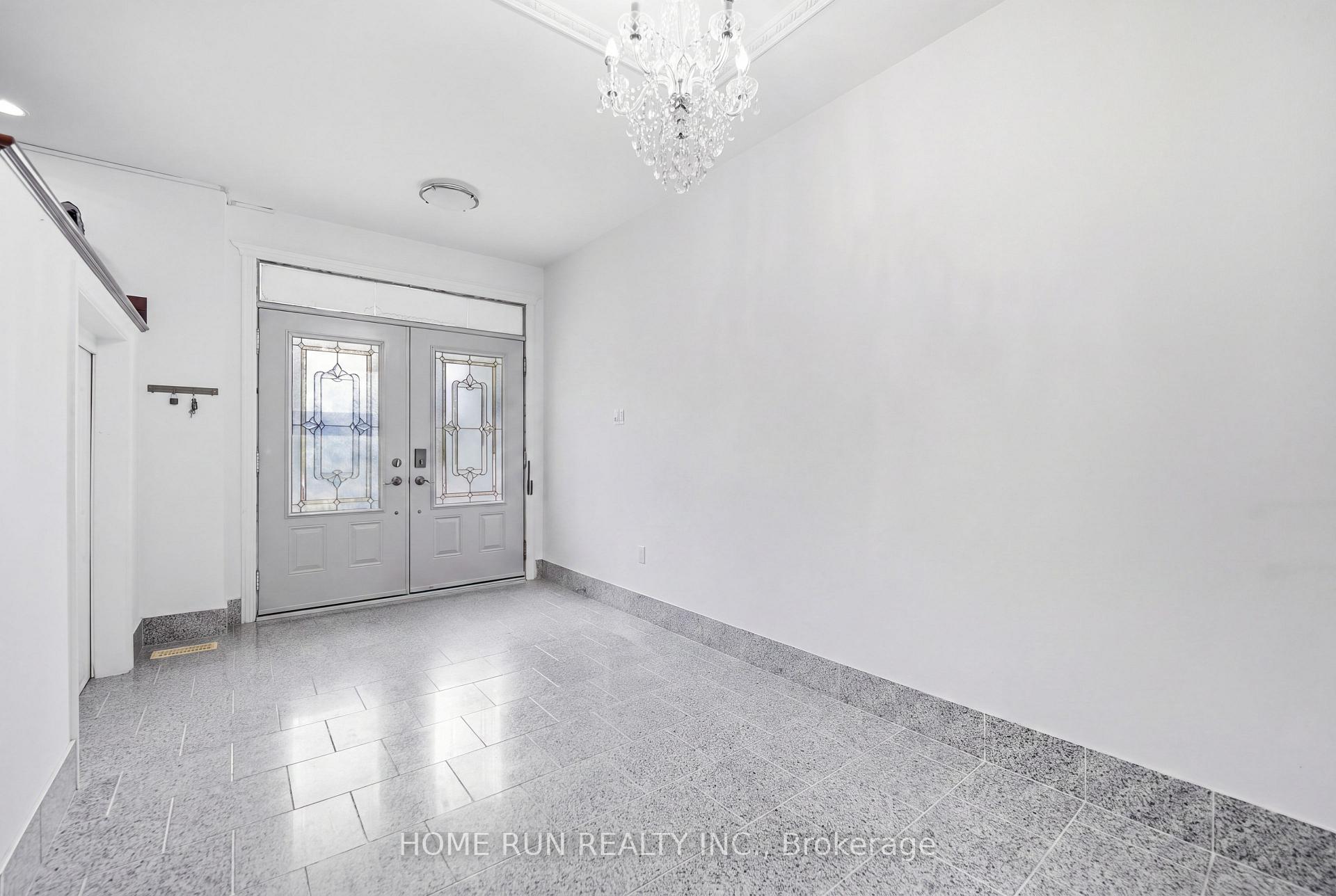 Photo 3 of 57 Willow Street, Ottawa, West Centre Town — HOMEH